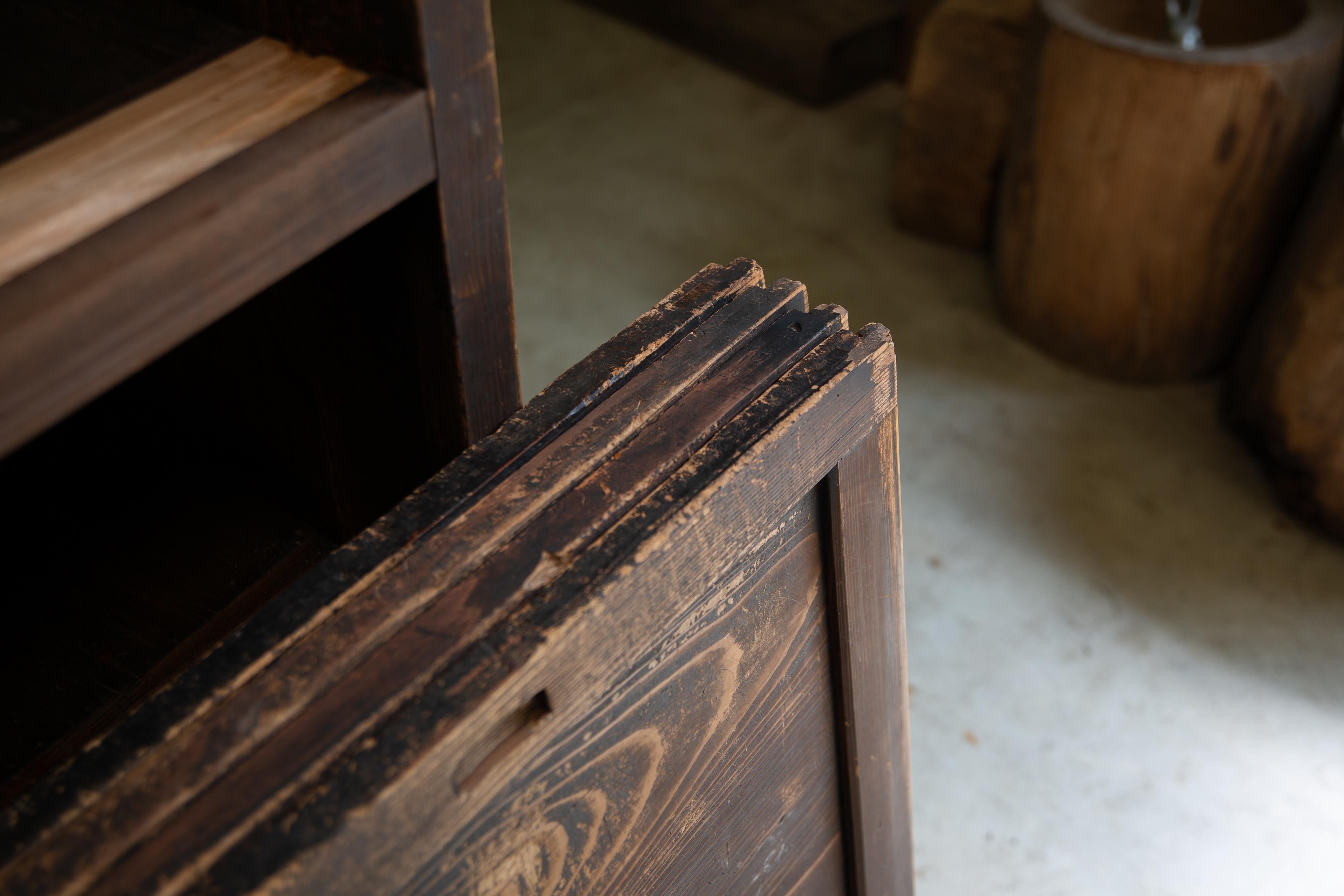 1870s-1900s Japanese antique large Mizuya tansu chest. wabi sabi primitive For Sale 6