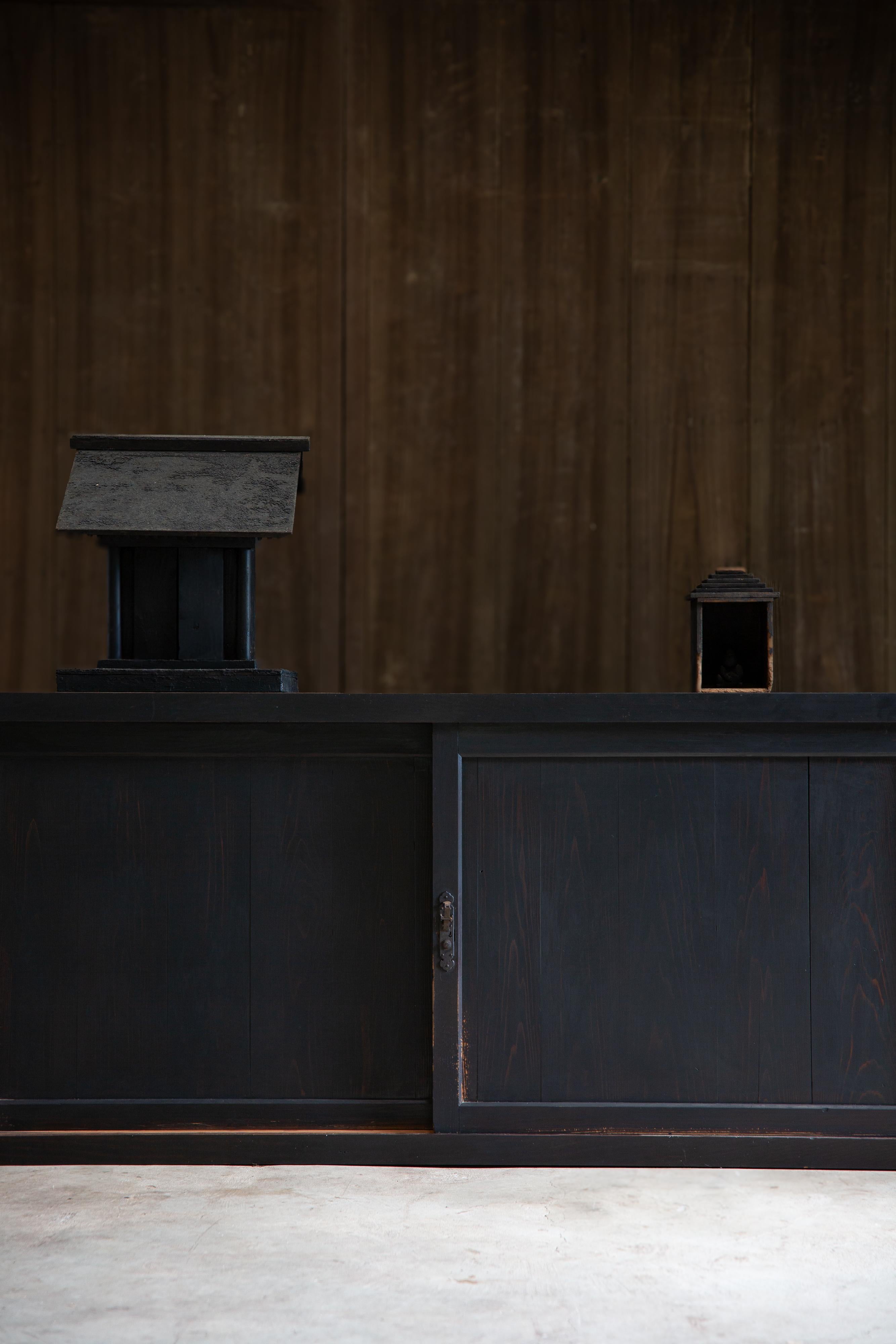 1870s-1900s Japanese antique Mizuya tansu chest sideboard wabi sabi primitive For Sale 3