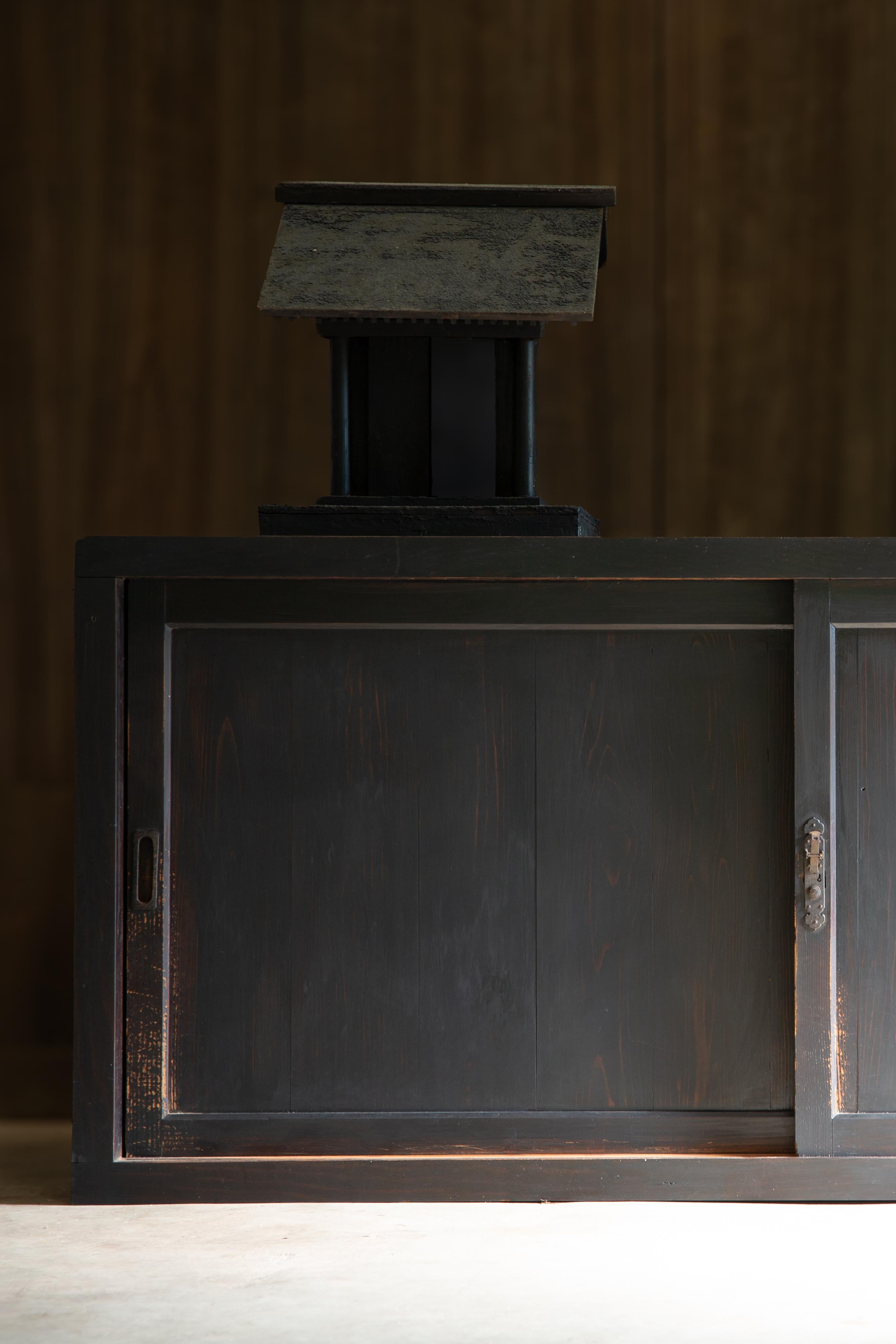 1870s-1900s Japanese antique Mizuya tansu chest sideboard wabi sabi primitive For Sale 5