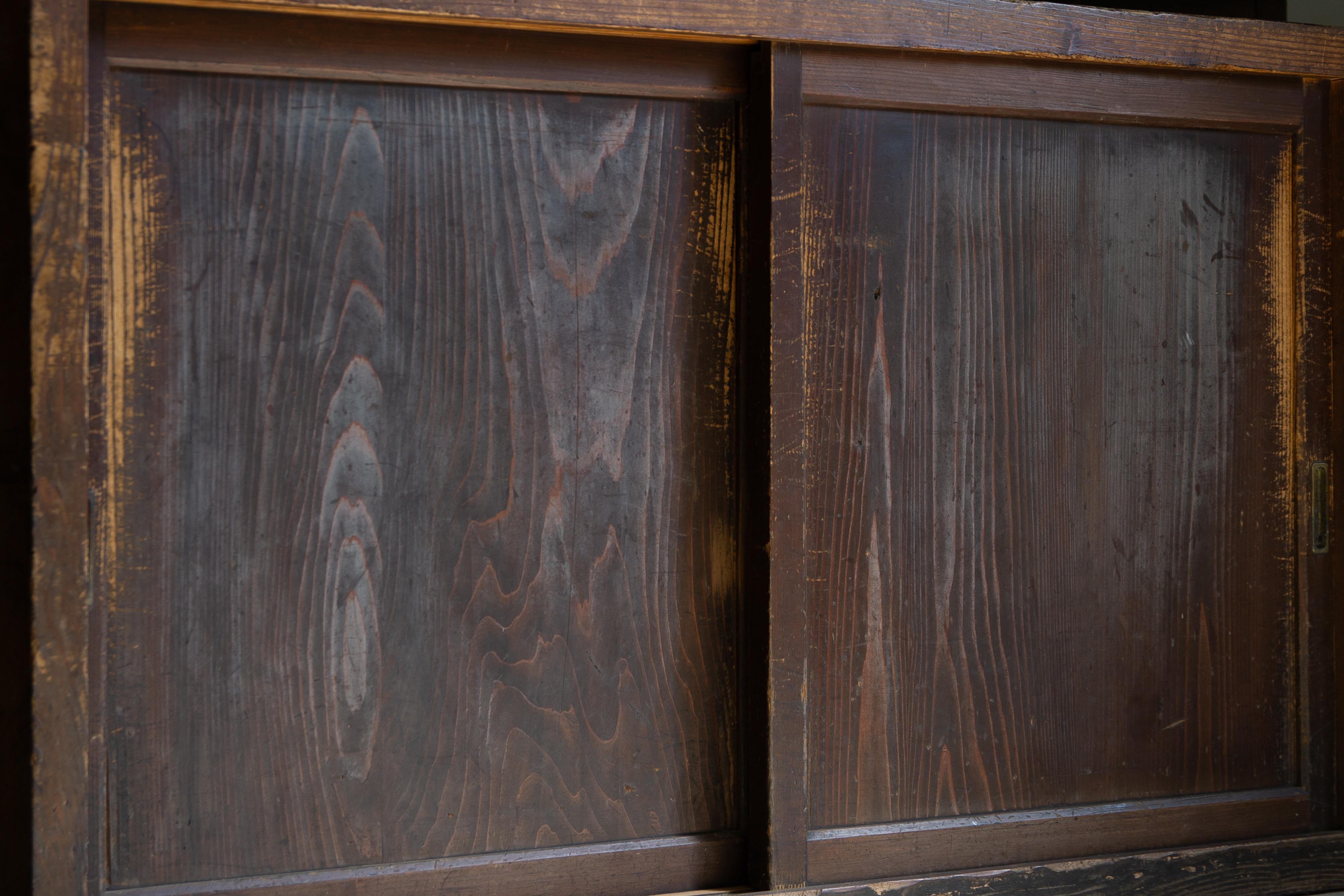 1870-1900 Giapponese antico Mizuya tansu cassapanca credenza wabi sabi primitivo in vendita 7