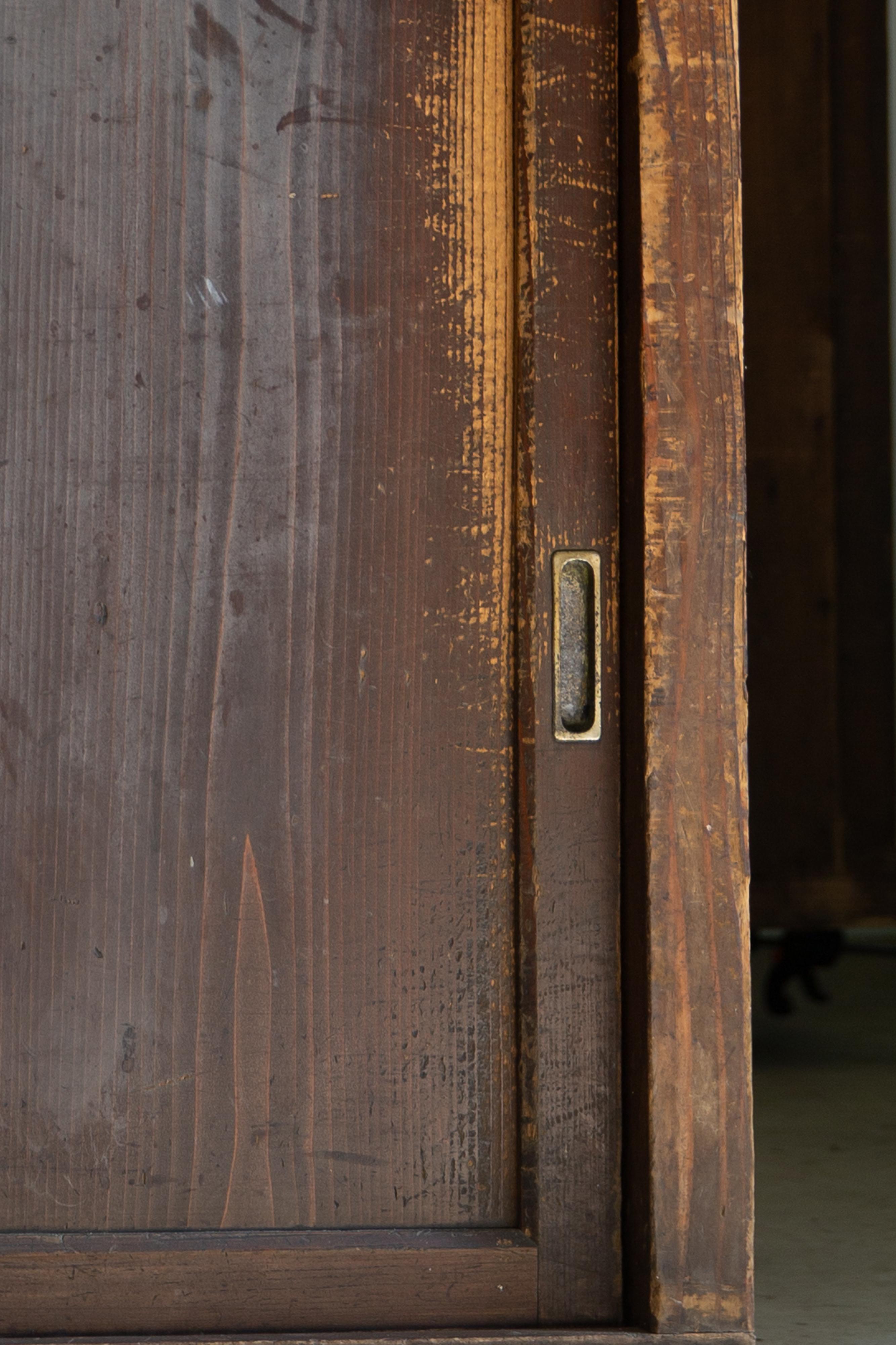 1870-1900 Giapponese antico Mizuya tansu cassapanca credenza wabi sabi primitivo in vendita 9