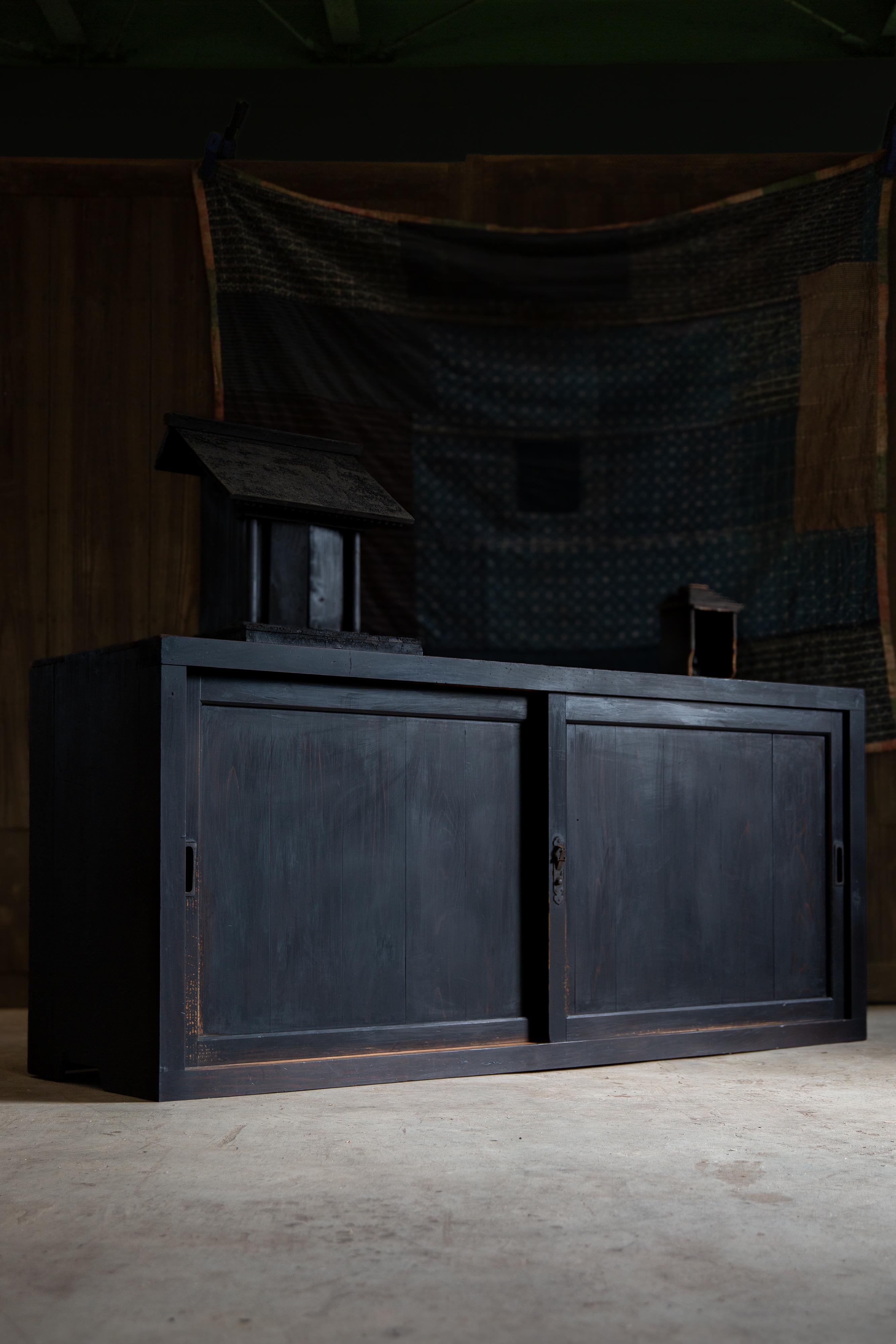 1870s-1900s Japanese antique Mizuya tansu chest sideboard wabi sabi primitive For Sale 11