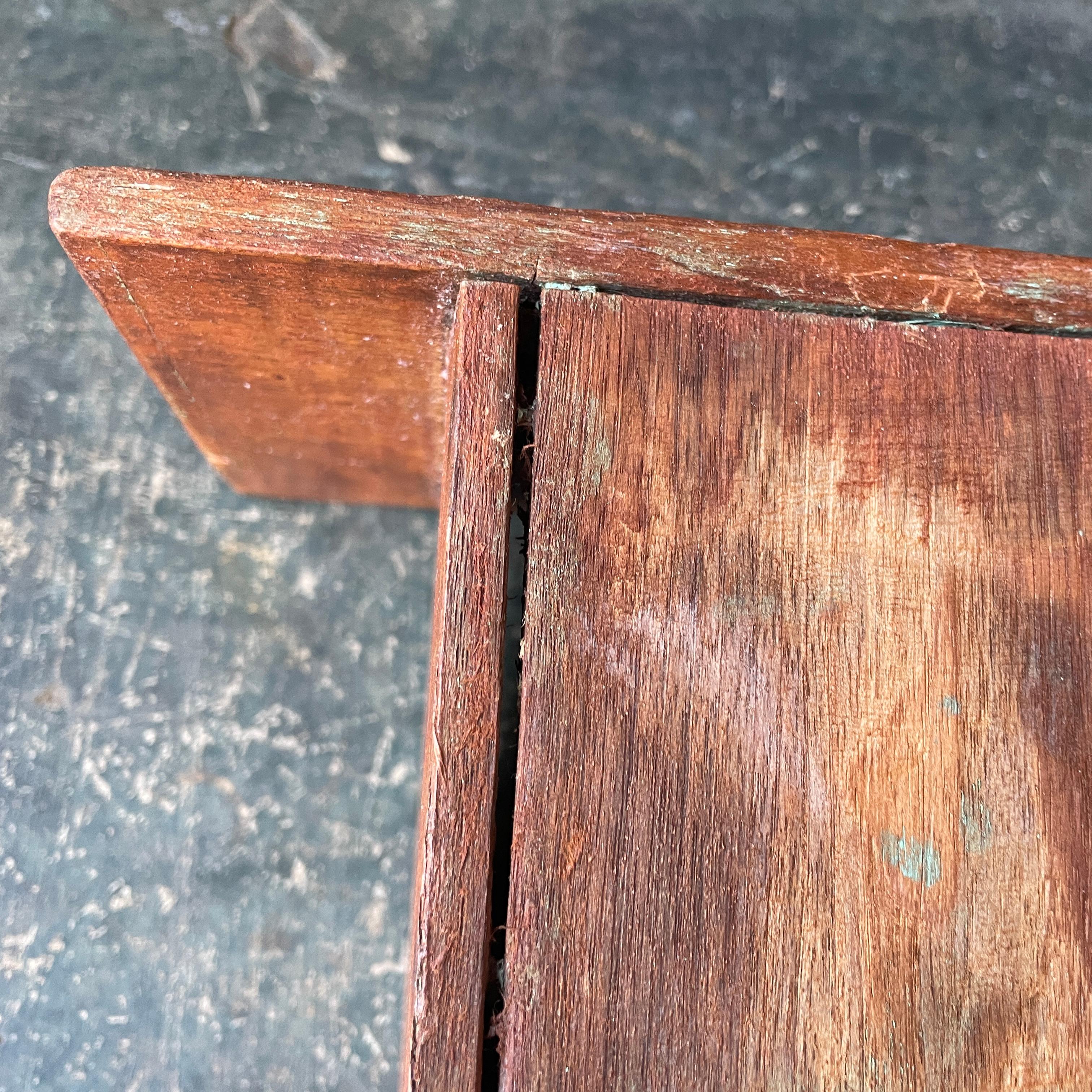 1870s American Pennsylvania Hand-Carved Wall Shelf Shadow Box, Amish Farmhouse For Sale 5