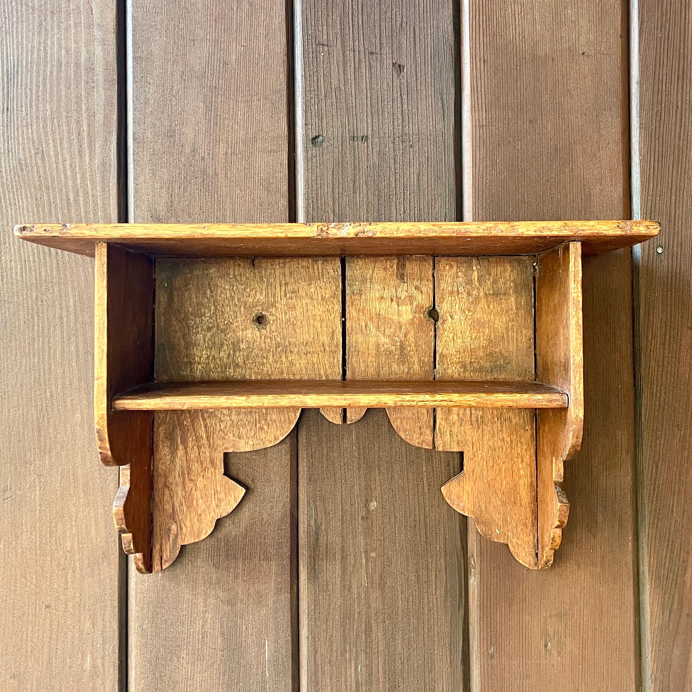 1870s American Pennsylvania Hand-Carved Wall Shelf Shadow Box, Amish Farmhouse For Sale 7