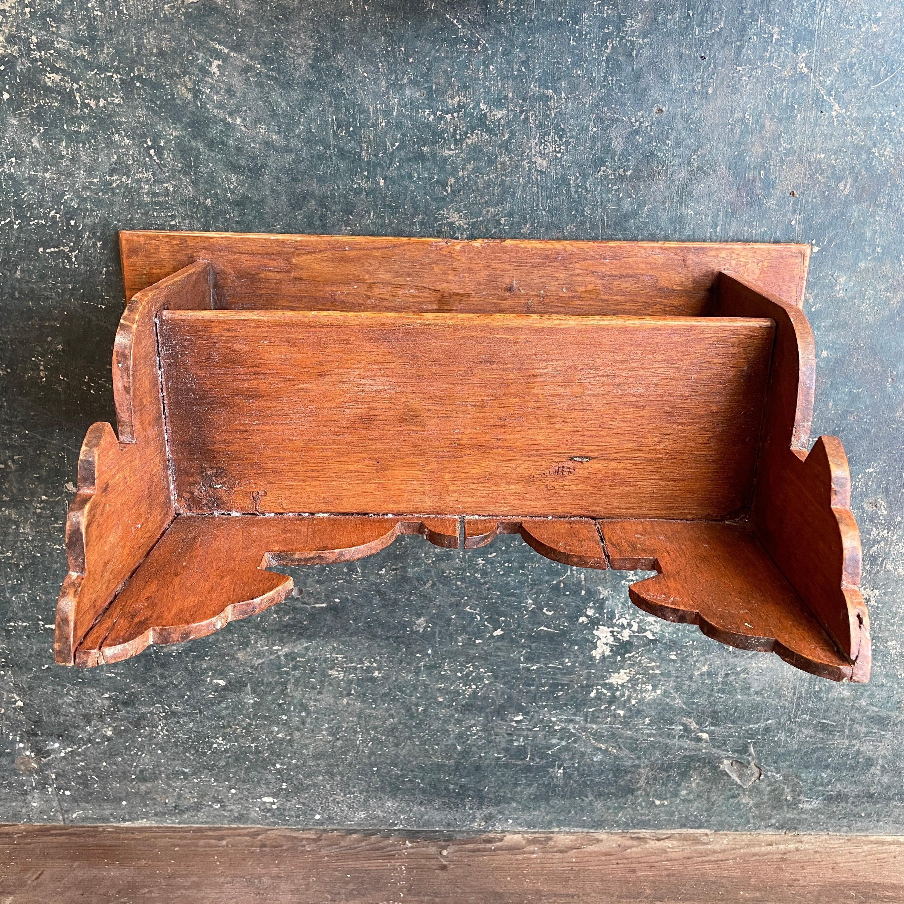 1870s American Pennsylvania Hand-Carved Wall Shelf Shadow Box, Amish Farmhouse For Sale 2