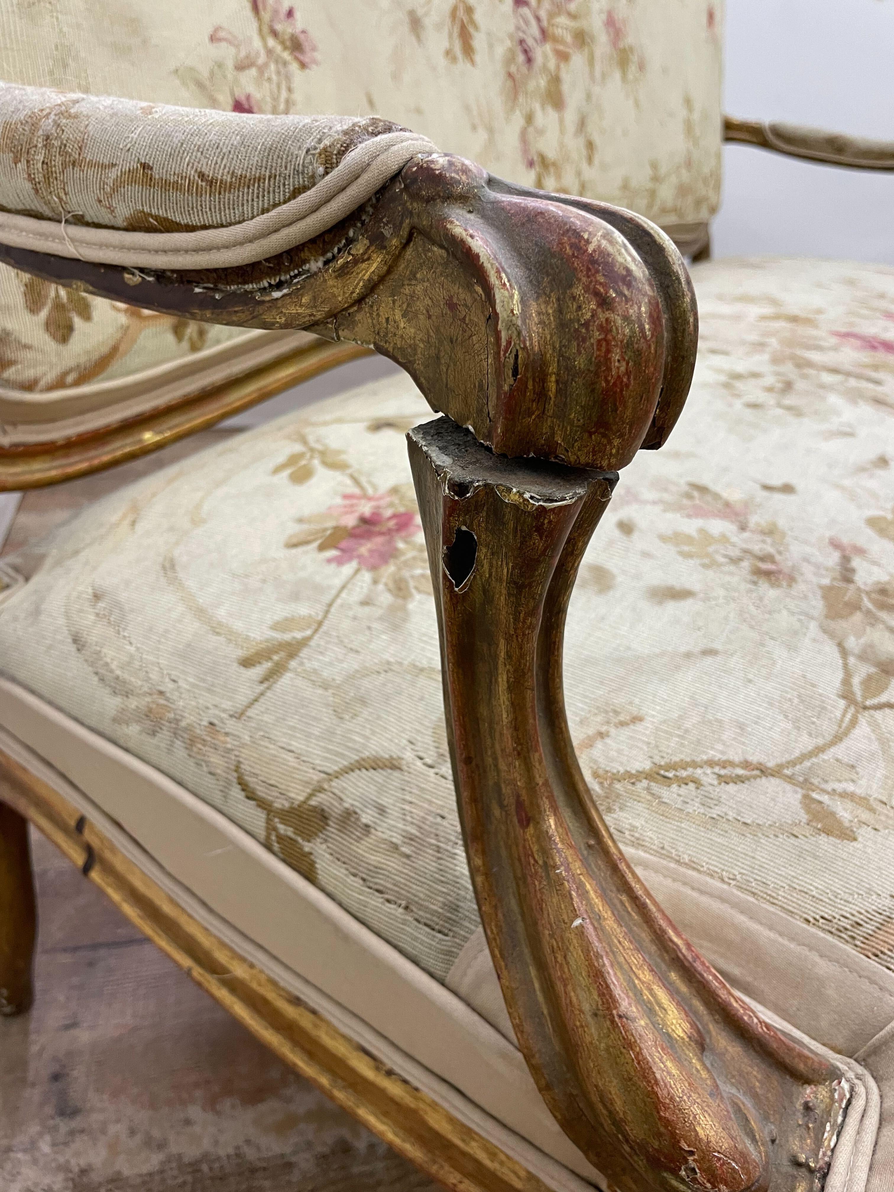 Tapisserie Ensemble de salon, banquette et fauteuils en bois doré français ancien d'Aubusson des années 1870 en vente