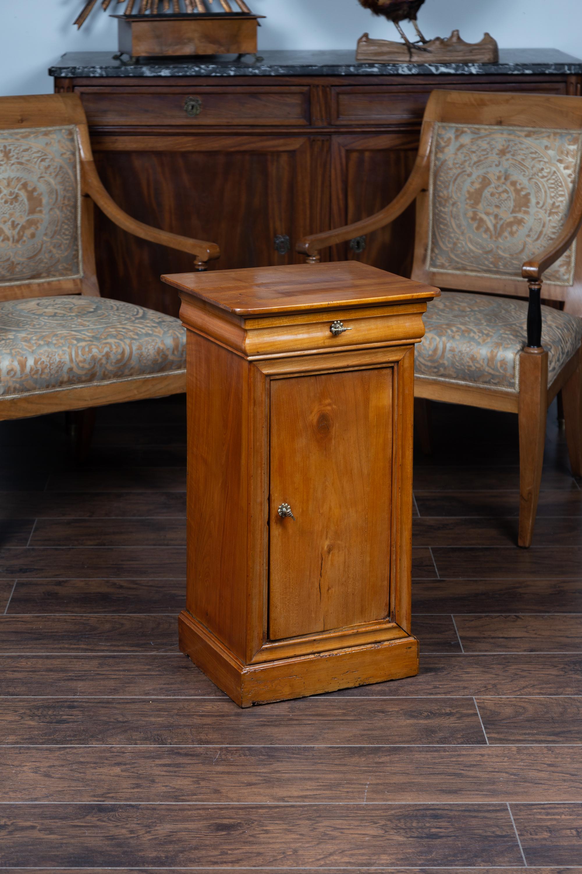 1870s Austrian Biedermeier Style Walnut Bedside Cabinet with Drawer and Door 4