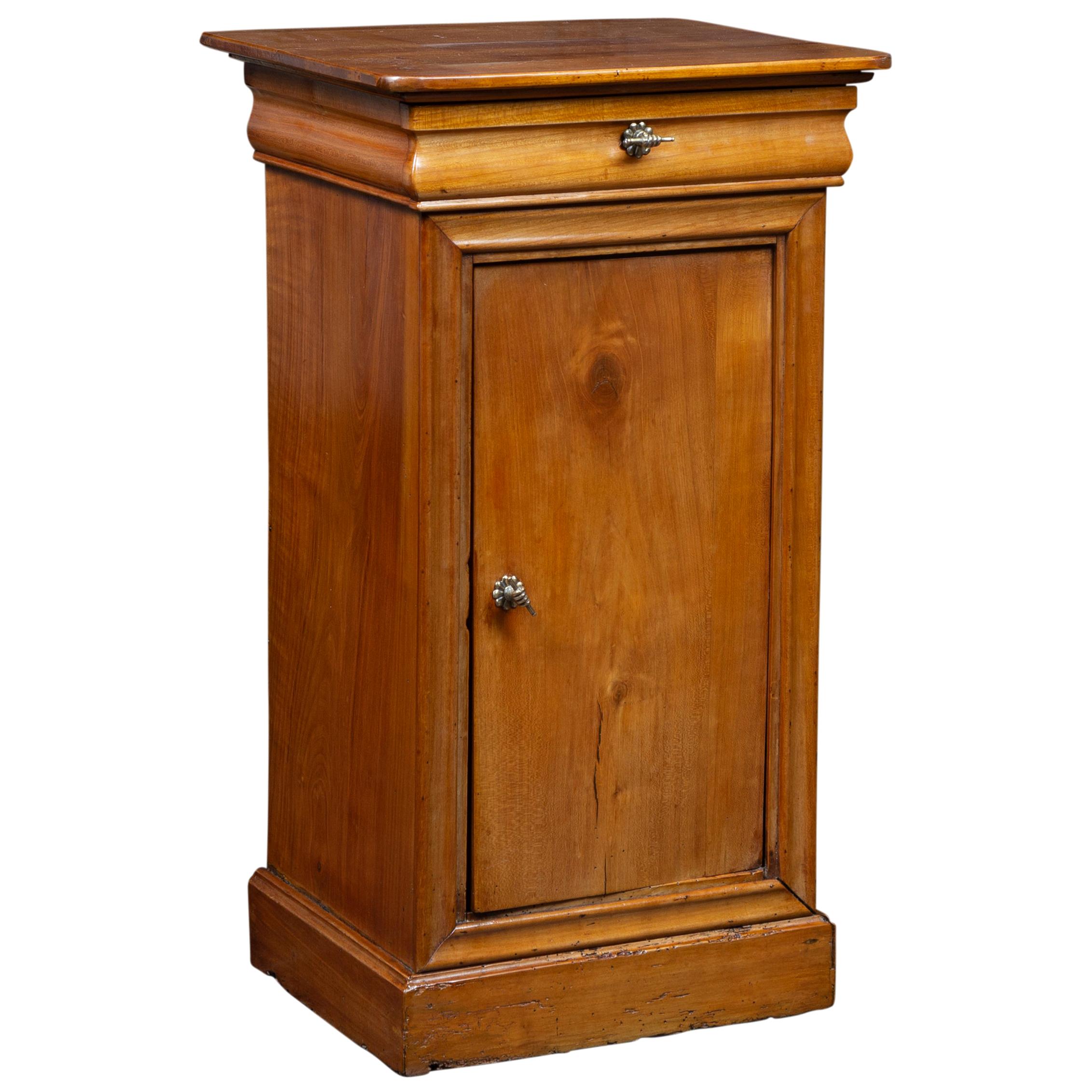 1870s Austrian Biedermeier Style Walnut Bedside Cabinet with Drawer and Door