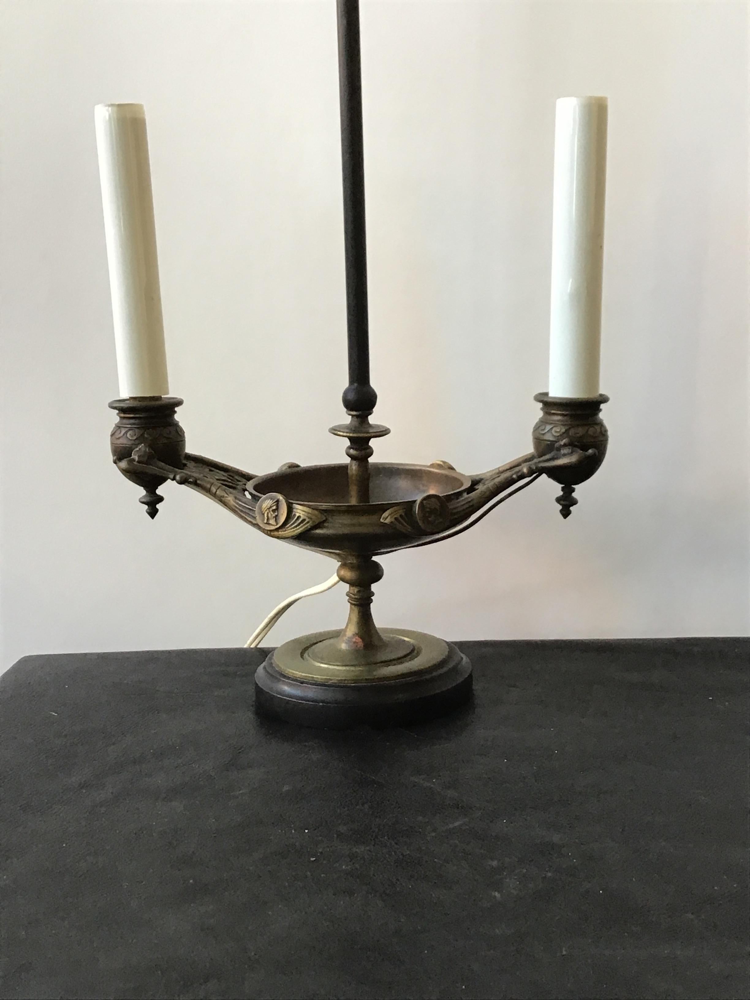 1870s Bronze Oil Lamp In Good Condition For Sale In Tarrytown, NY