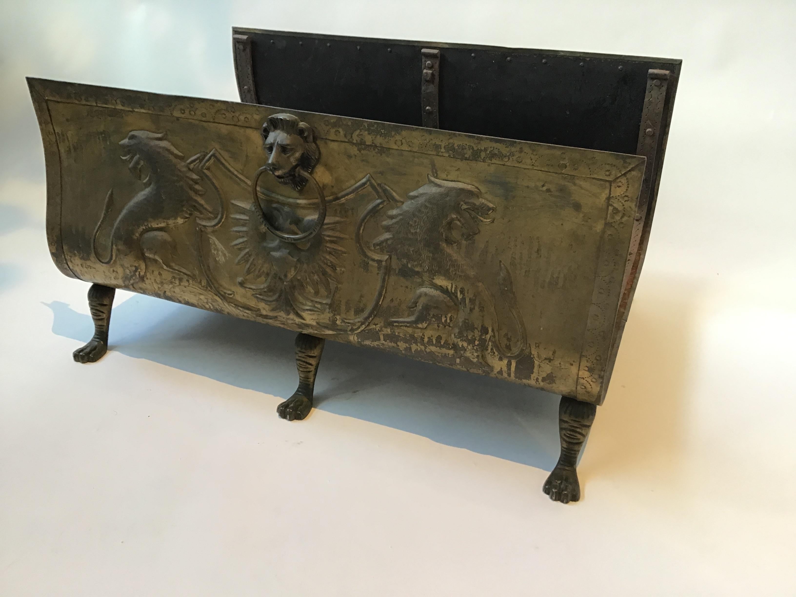 1870s English Brass Large Log Holder For Fireplace In Good Condition In Tarrytown, NY