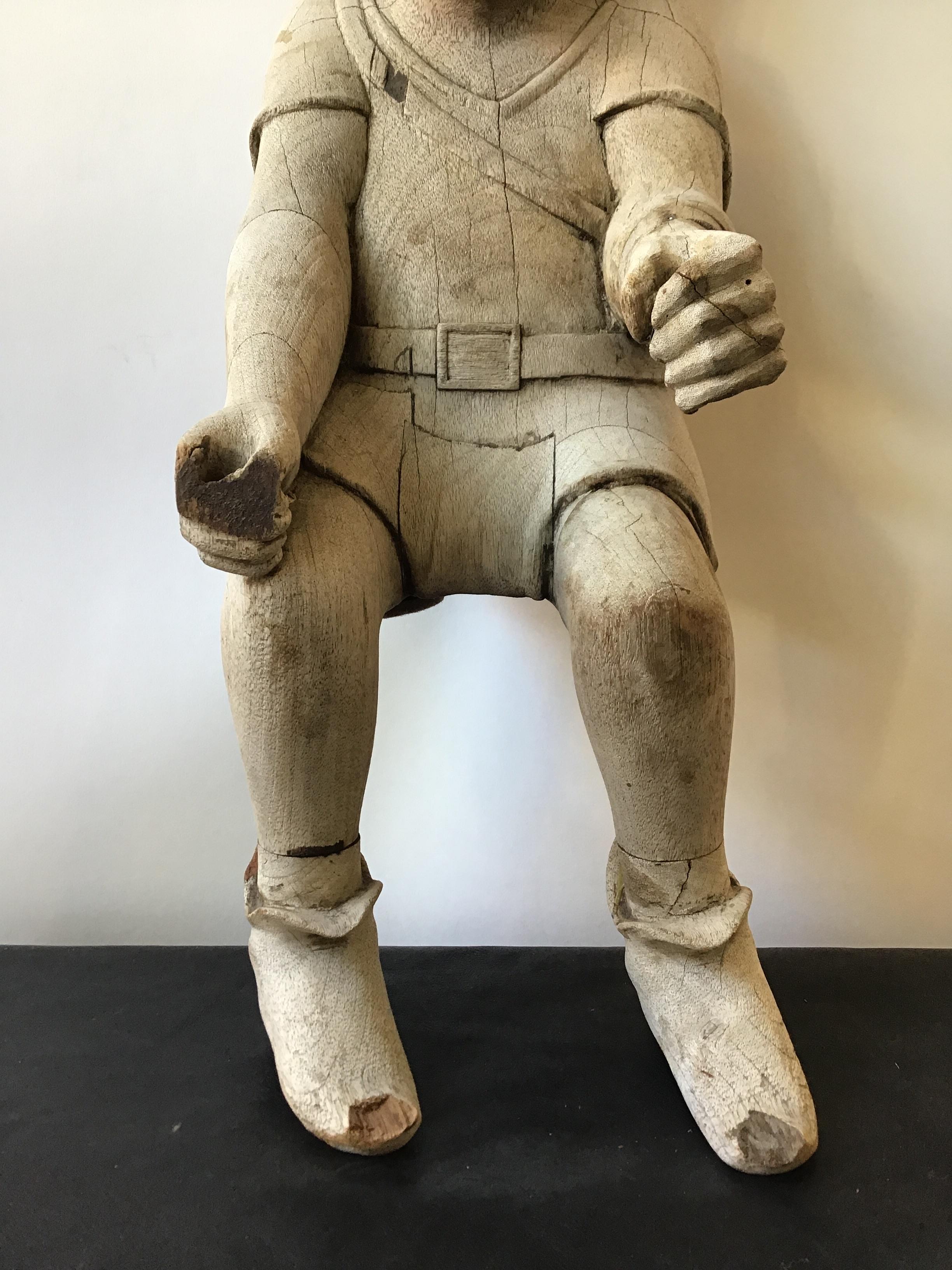 Figure à capuche Robin en bois sculpté anglais des années 1870 en vente 1