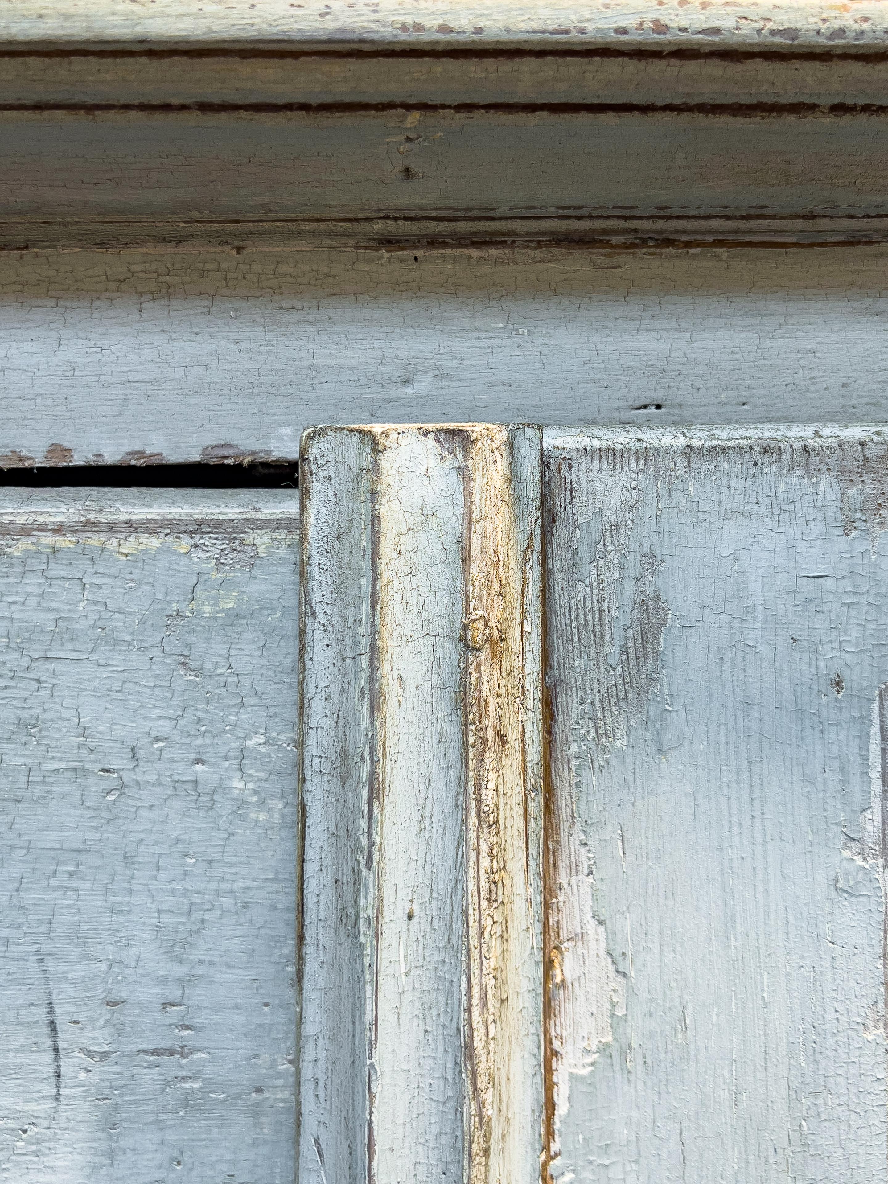 Armoire européenne ancienne datant d'environ 1870 en vente 4