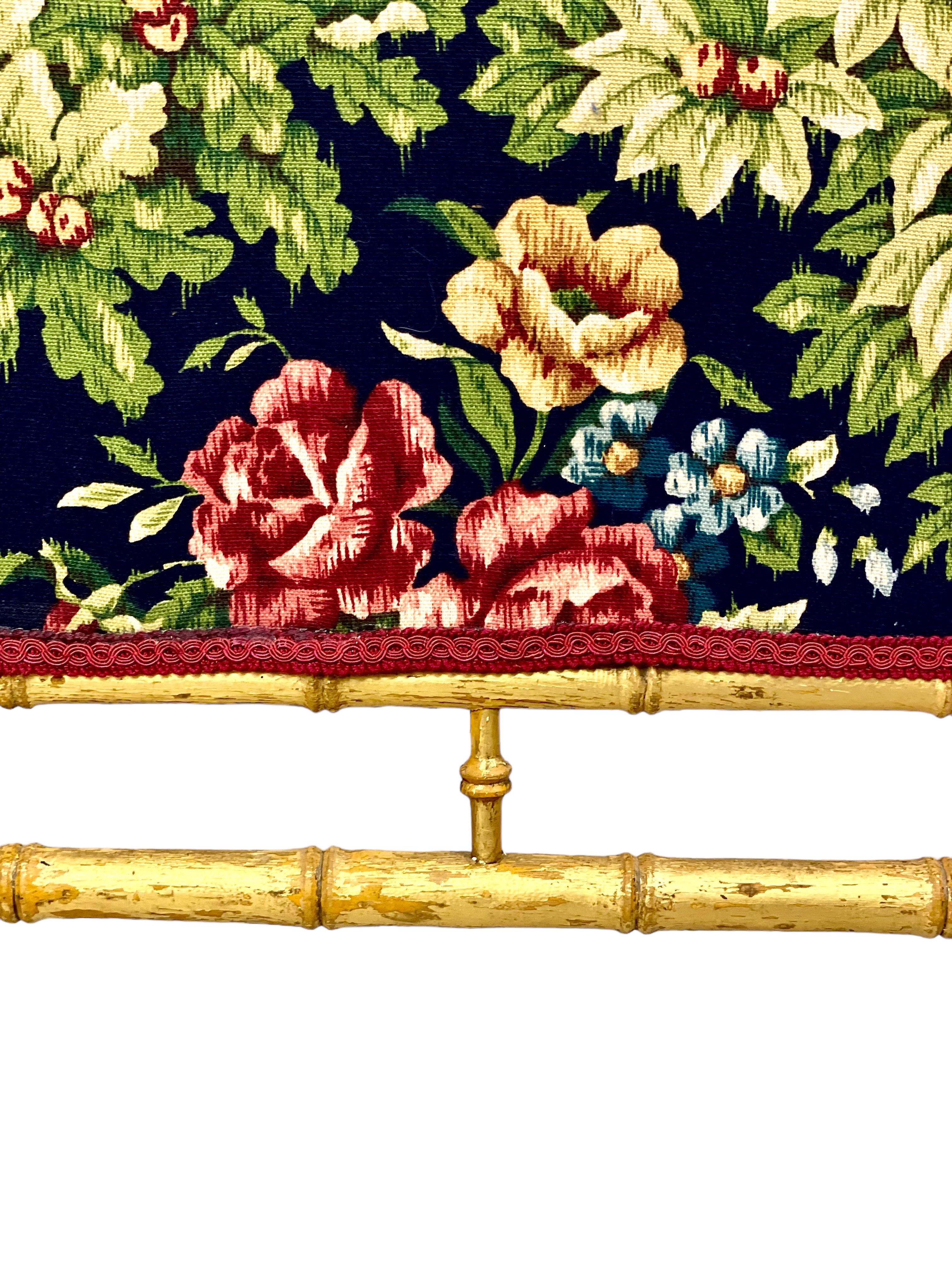 Doré Pare-étincelles des années 1870 en faux bambou doré avec panneaux de tapisserie en vente