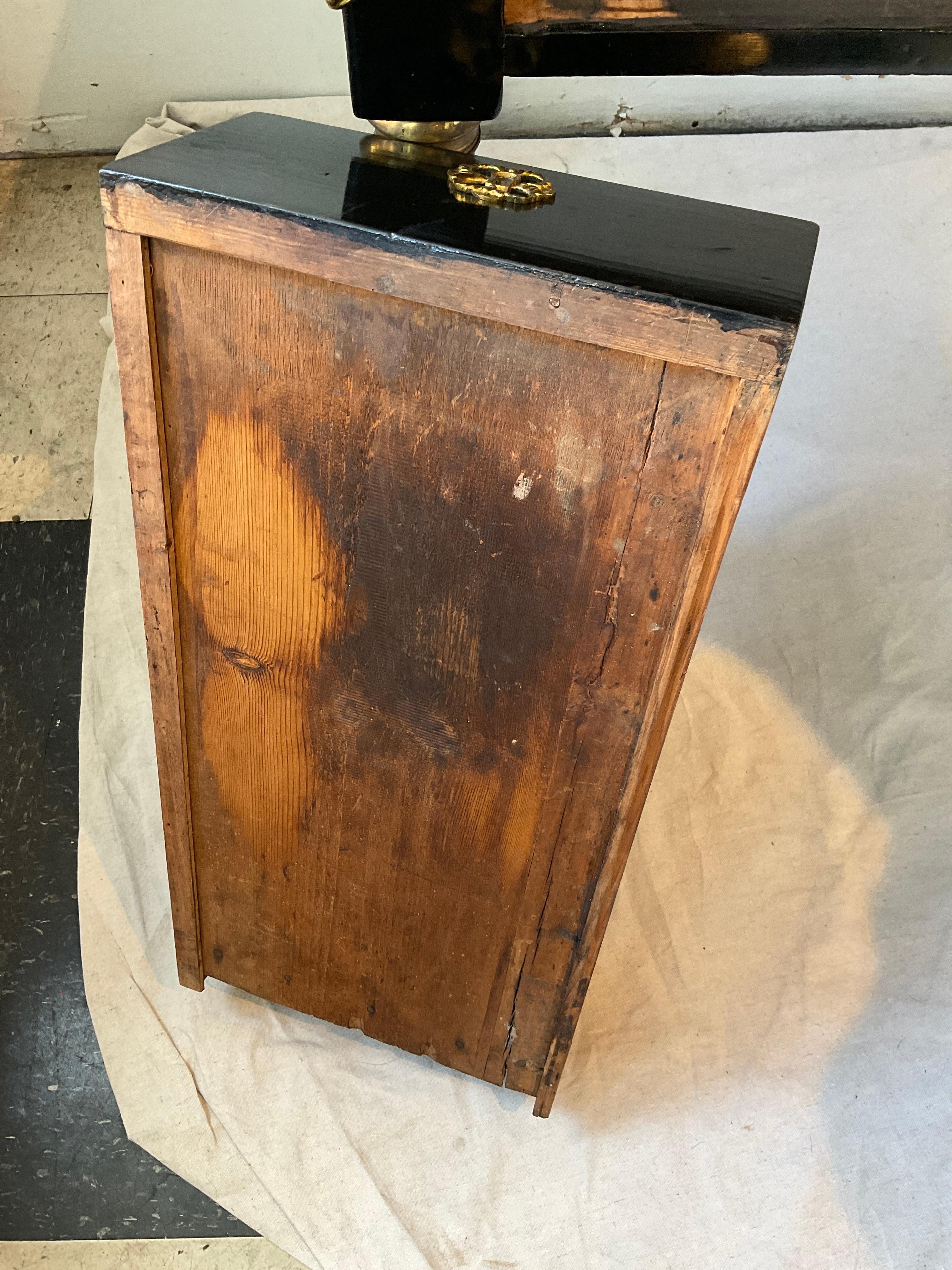 Scrivania francese ebanizzata del 1870 in vendita 7