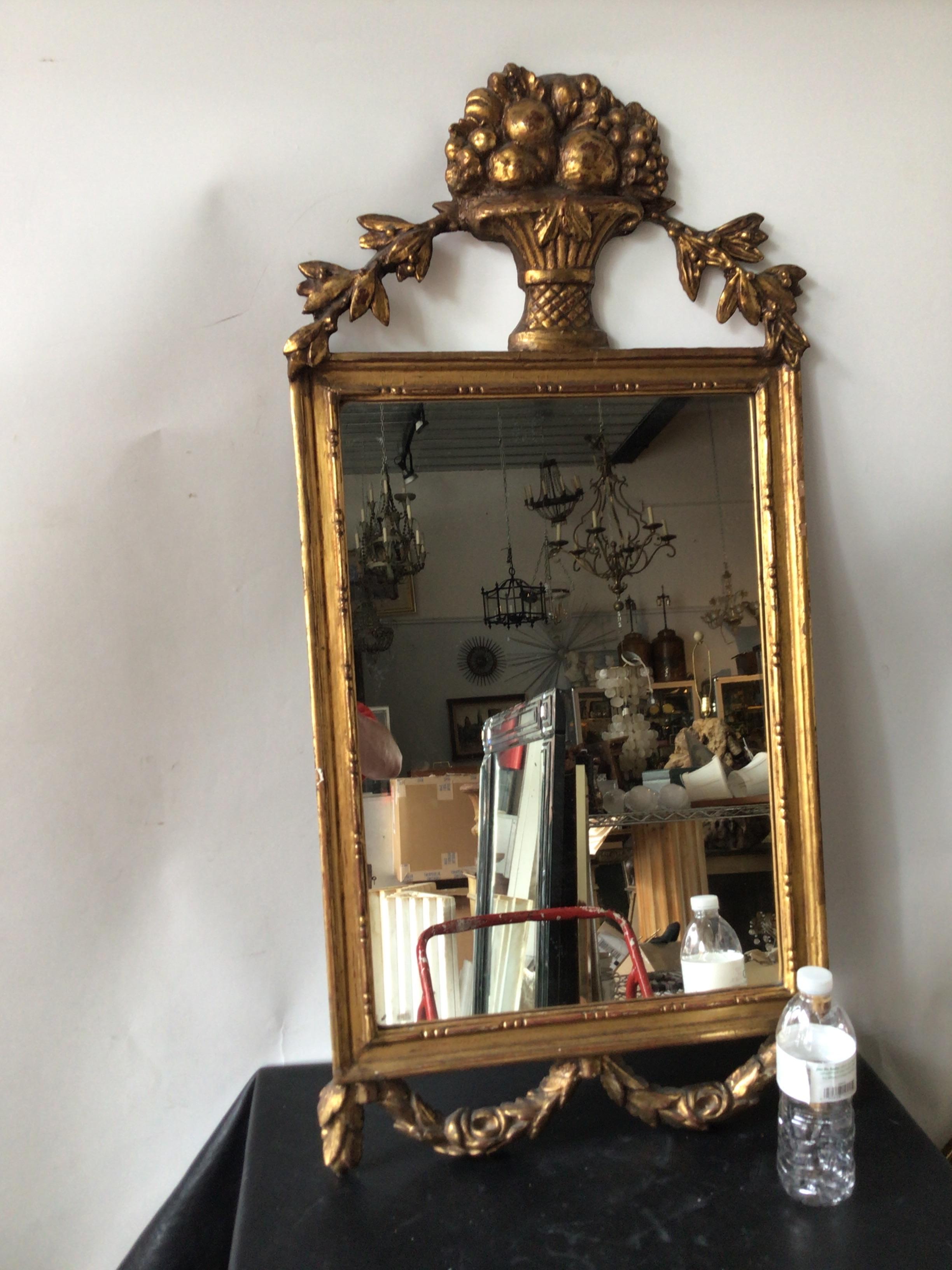 1870s French Gilt Wood Mirror with Basket of Flowers In Good Condition For Sale In Tarrytown, NY