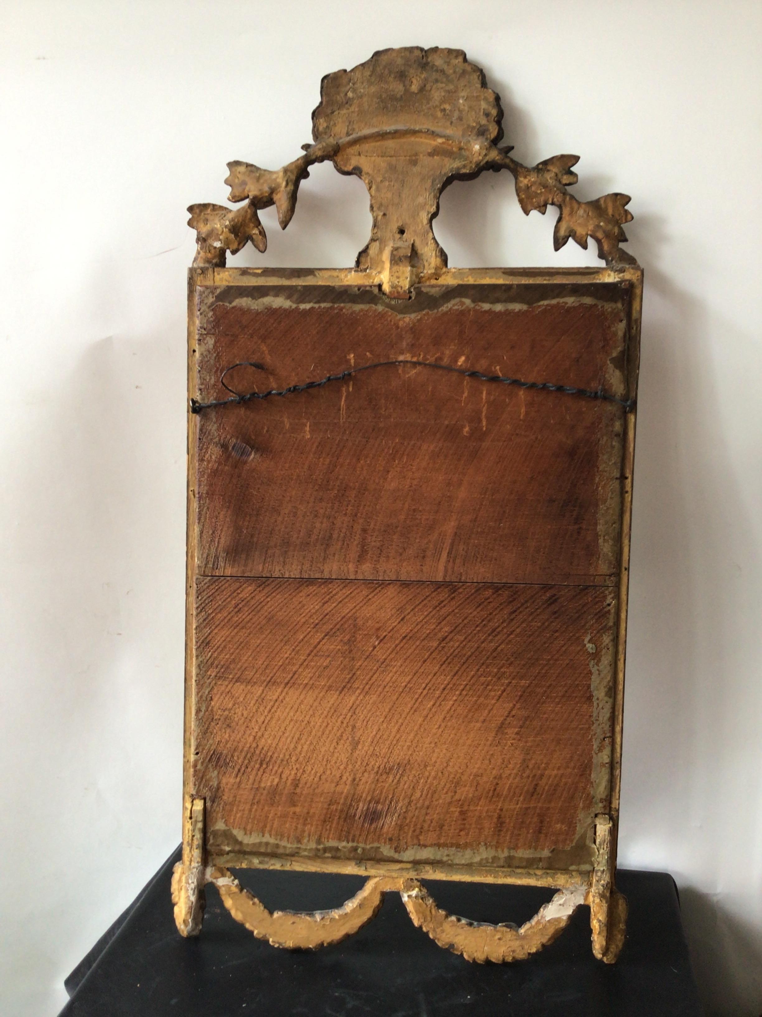 1870s French Gilt Wood Mirror with Basket of Flowers For Sale 3