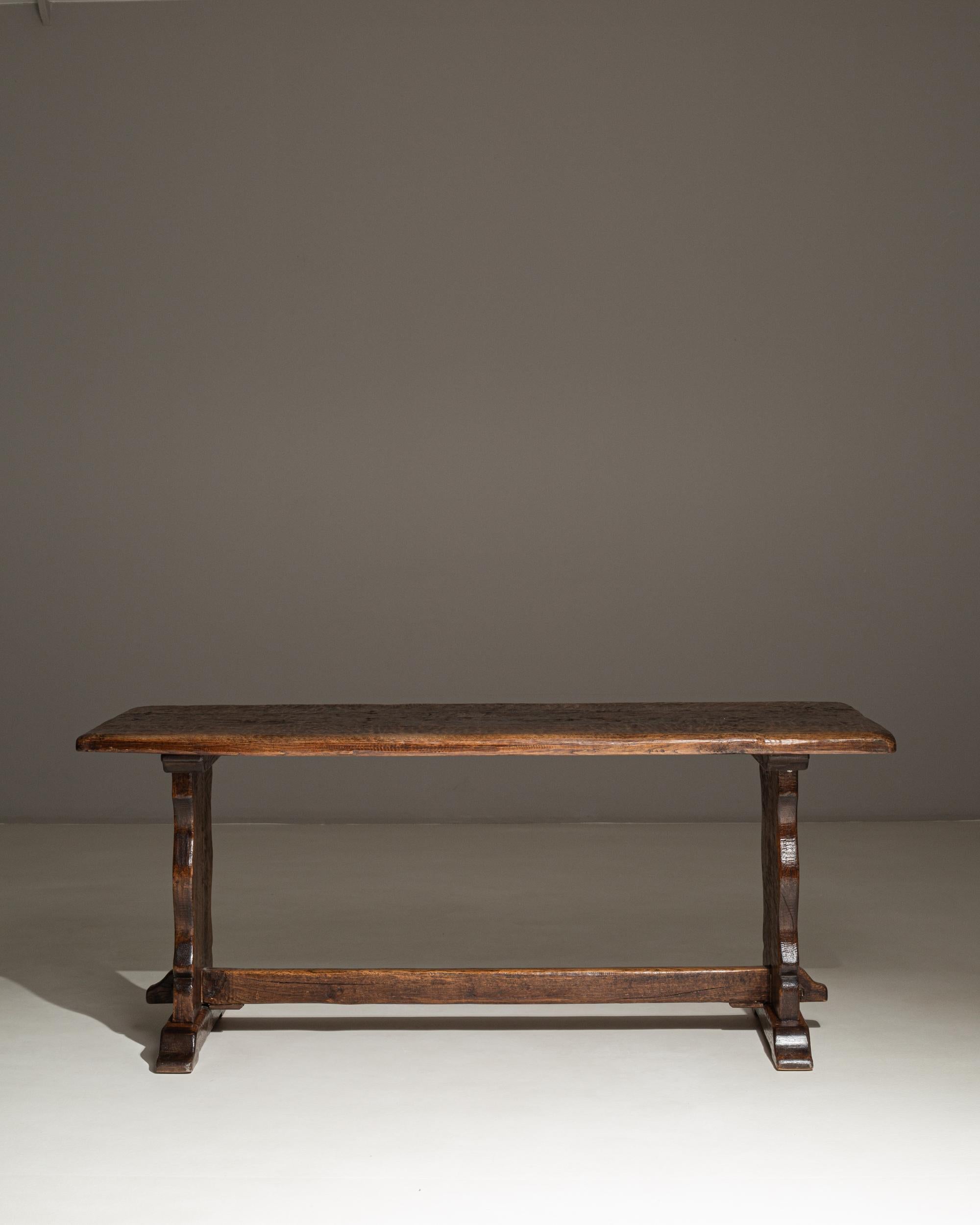 1870s French Oak Trestle Dining Table In Original Patina In condizioni buone in vendita a High Point, NC