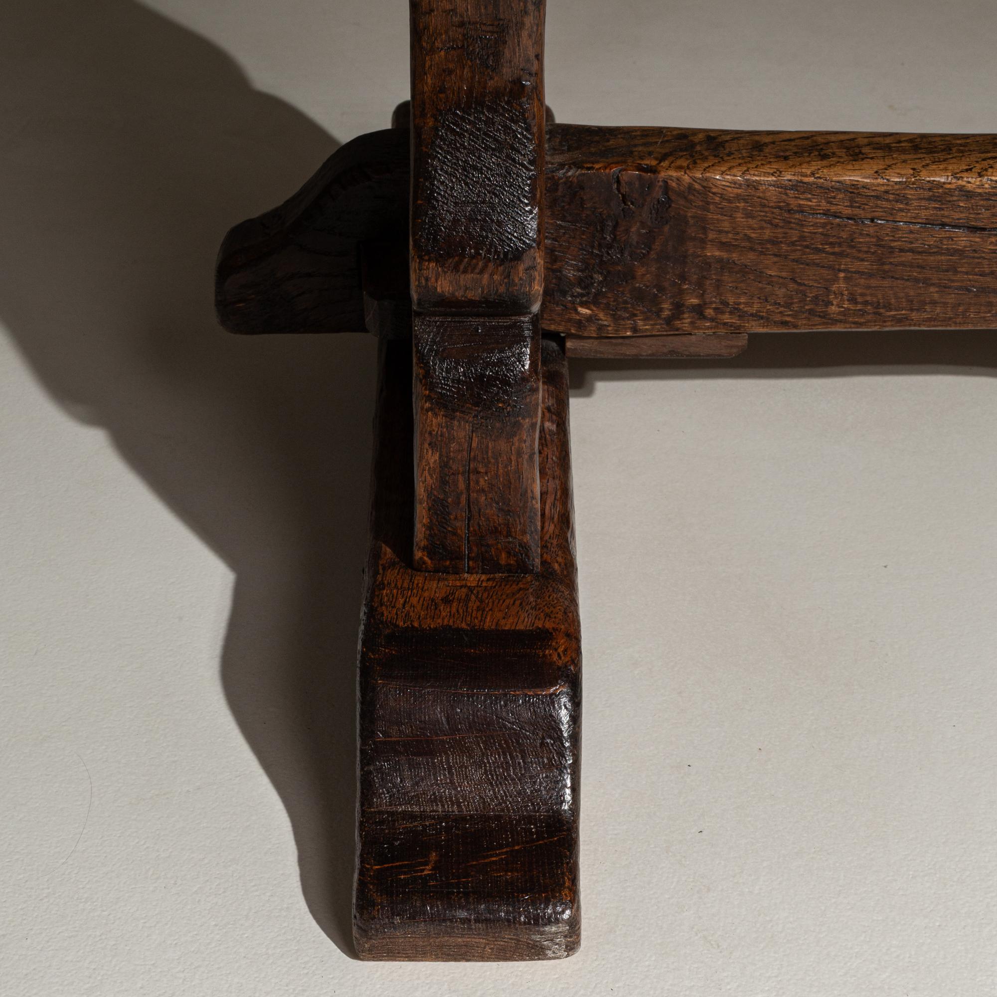1870s French Oak Trestle Dining Table In Original Patina in vendita 1