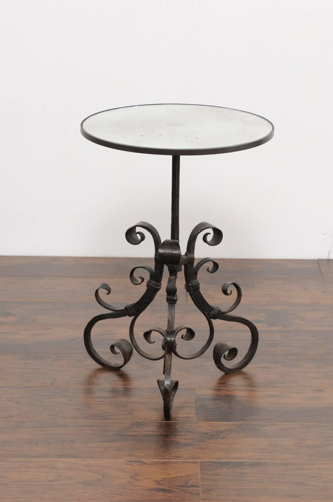 1870s Italian Wrought-Iron Pedestal Side Table with Mirrored Top and Scrolls 2