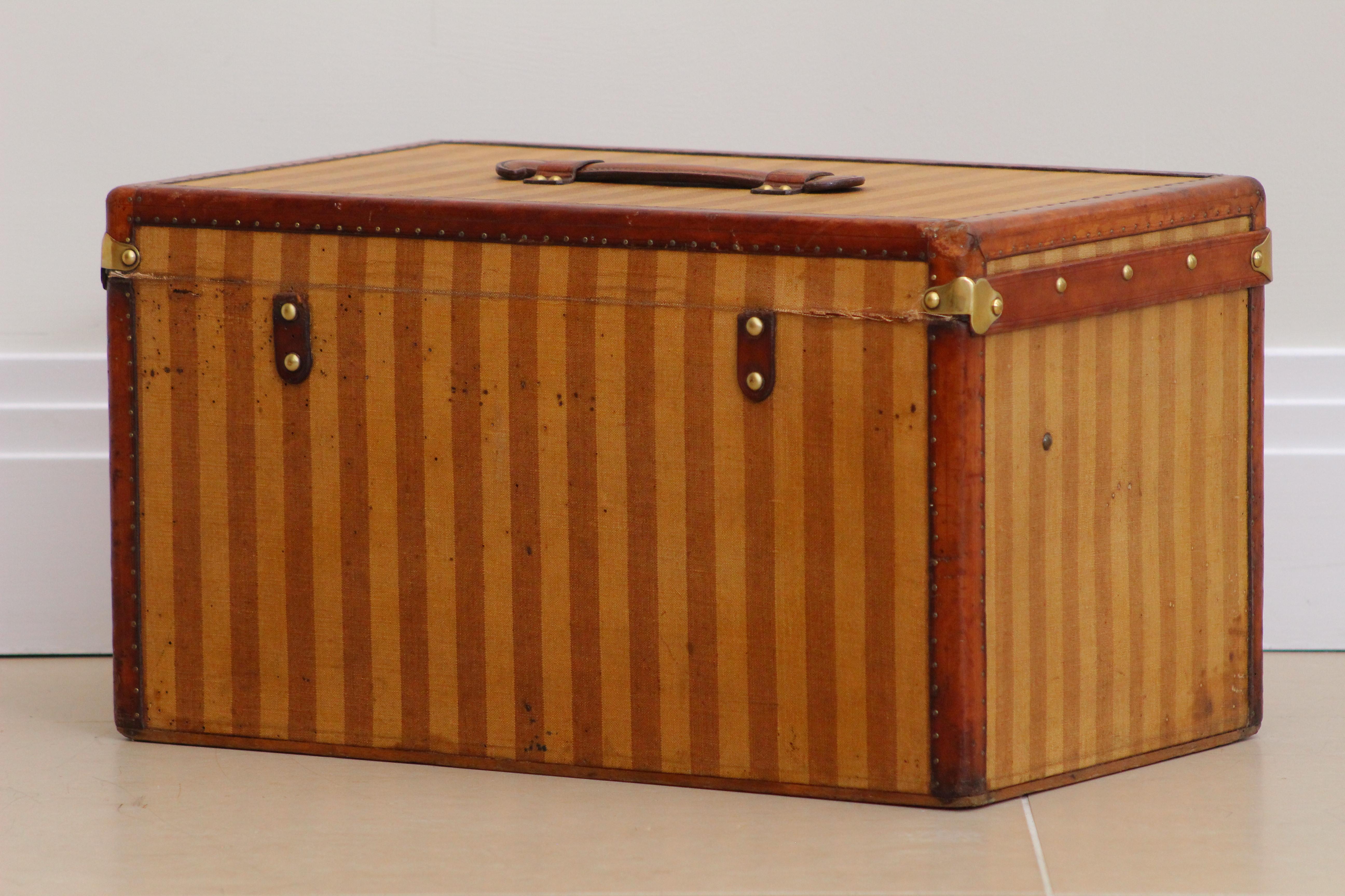 Women's or Men's 1870s Louis Vuitton Rayee Hatbox Trunk For Sale