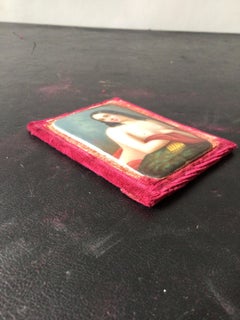 Ritratto in miniatura di donna nuda su porcellana del 1870