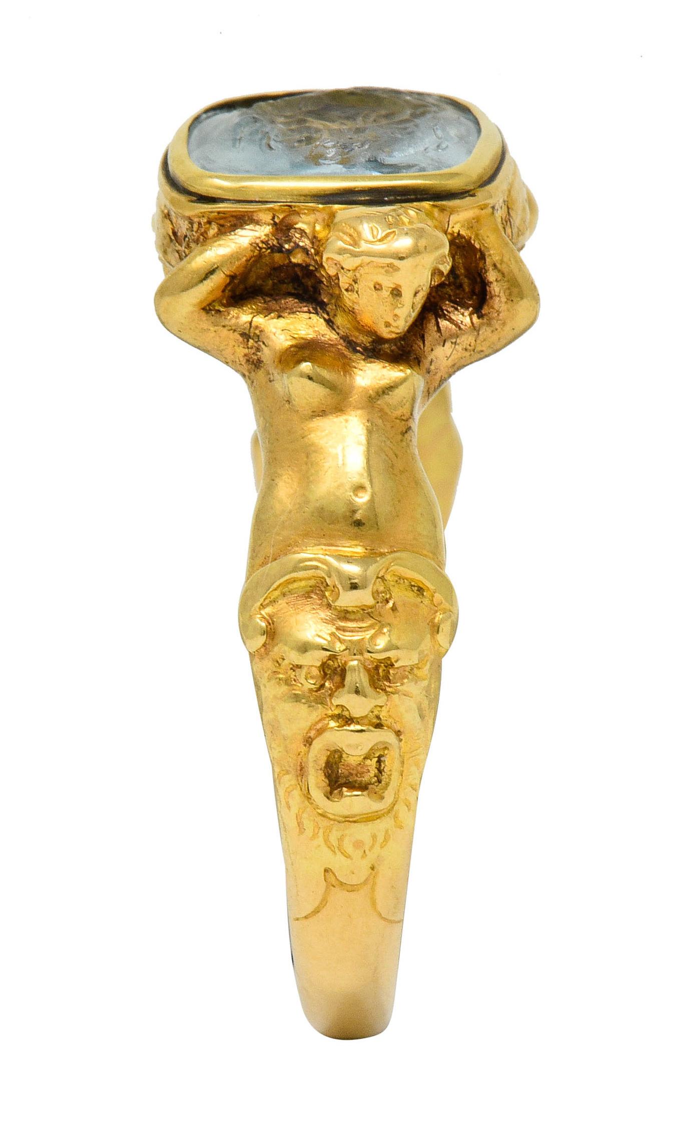 1870er Jahre Neoklassizistischer Aquamarin-Intaglio 18 Karat Gold Medusa Gorgon Siegelring (Kissenschliff)