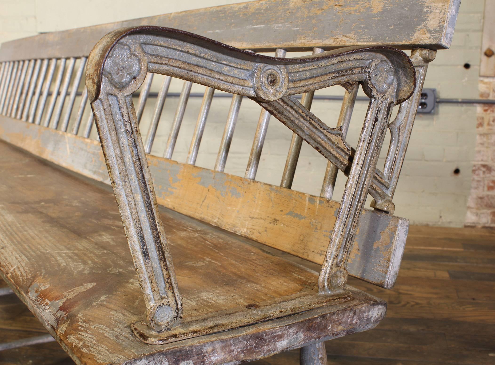 1870s Railroad Station Reversible Flip Back Train Depot Wood and Cast Iron Bench In Distressed Condition In Oakville, CT