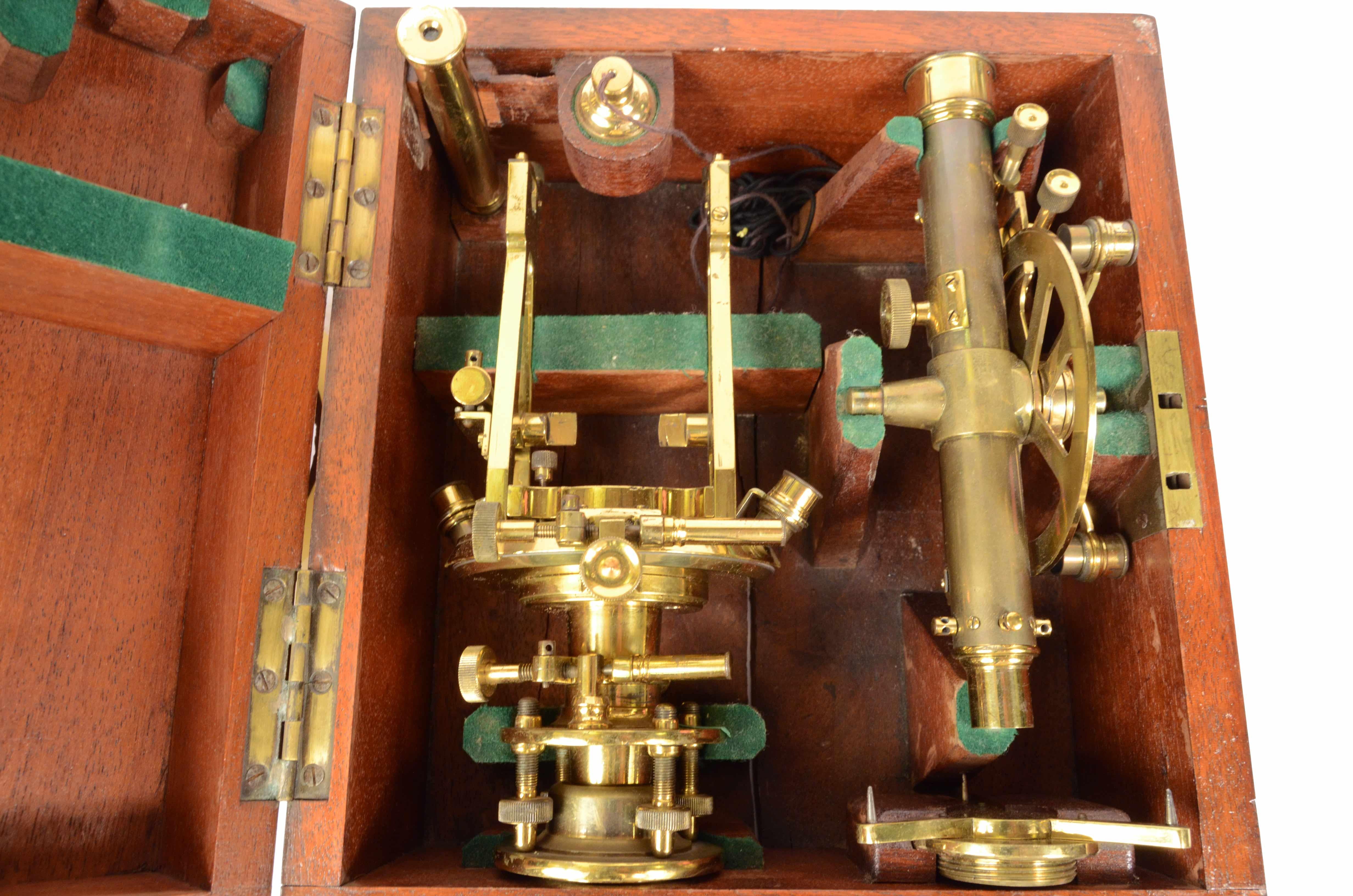 1870s Small Brass Theodolite Kelvin & James White Antique Surveyor's Instrument In Good Condition In Milan, IT