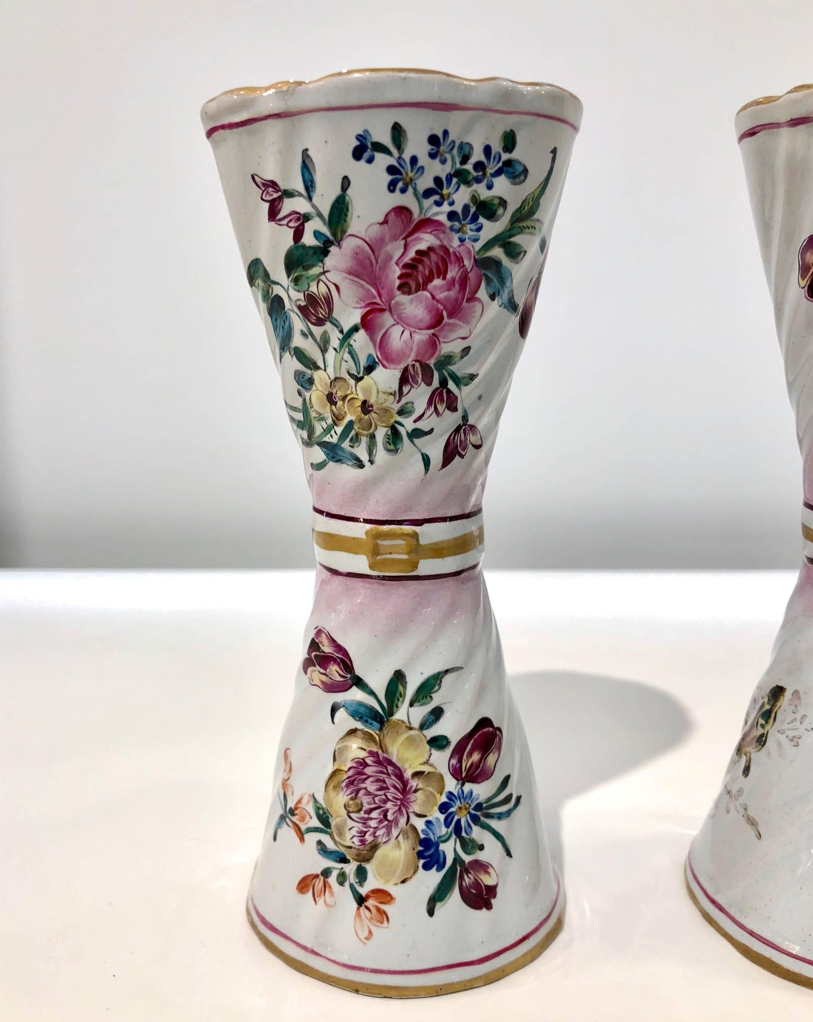 1870s St. Clement French Faience Majolica Pair of White Pink Flower Vases For Sale 6