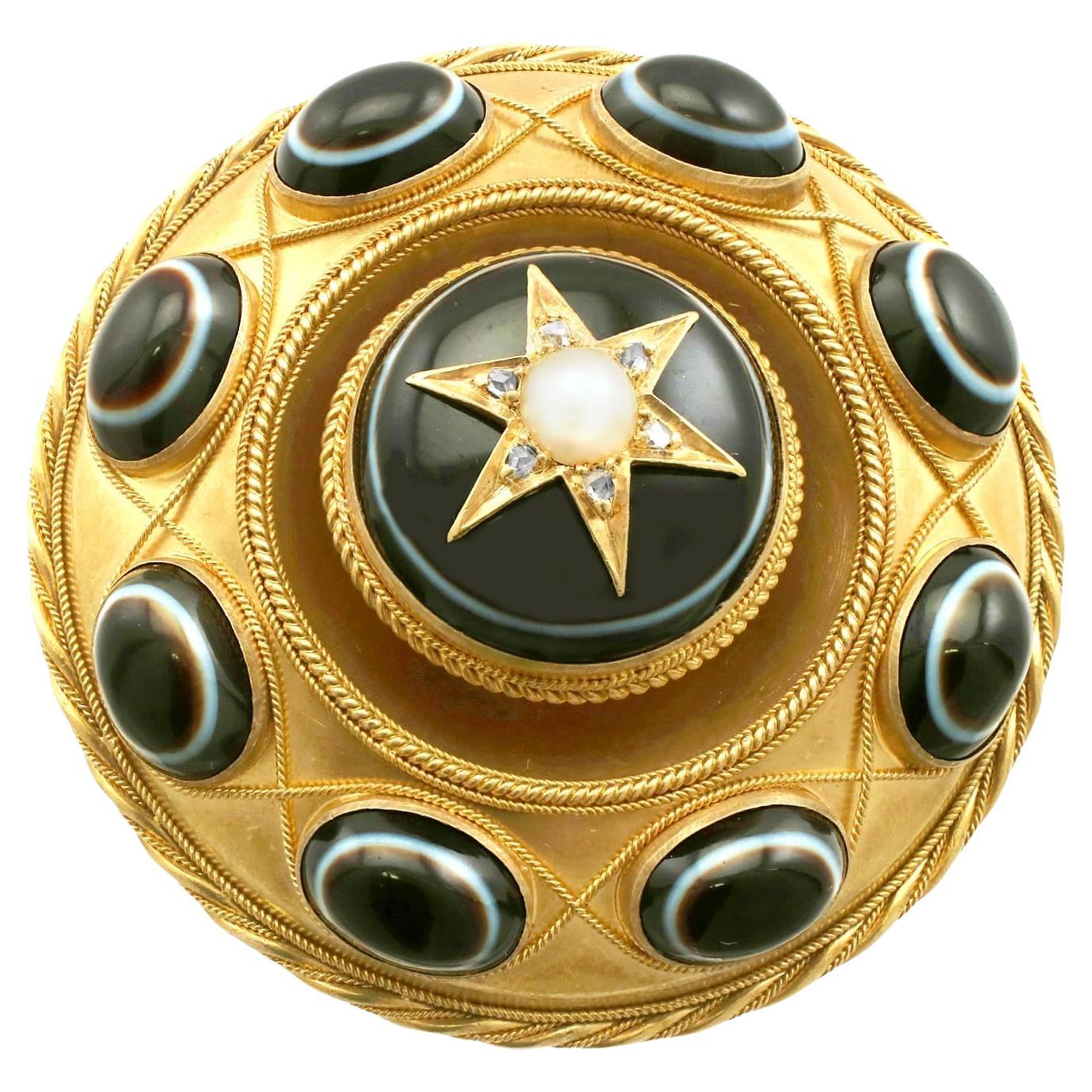 Broche de deuil victorienne en or jaune avec agate et perles de rocaille, diamants, années 1870 en vente