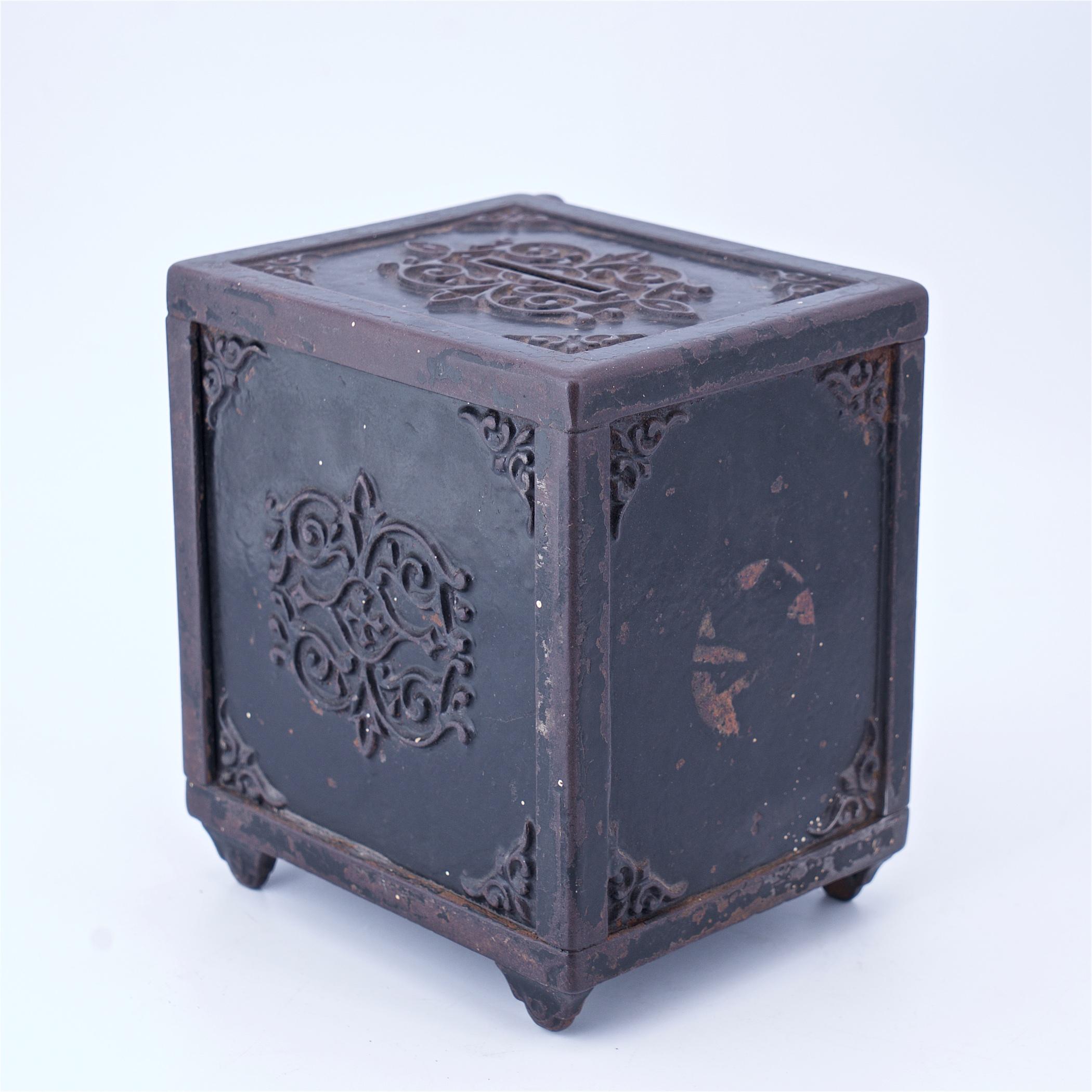 Late Victorian 1870s Victorian Royal Safe Deposit Iron Copper Tabletop Safe Vintage Industrial