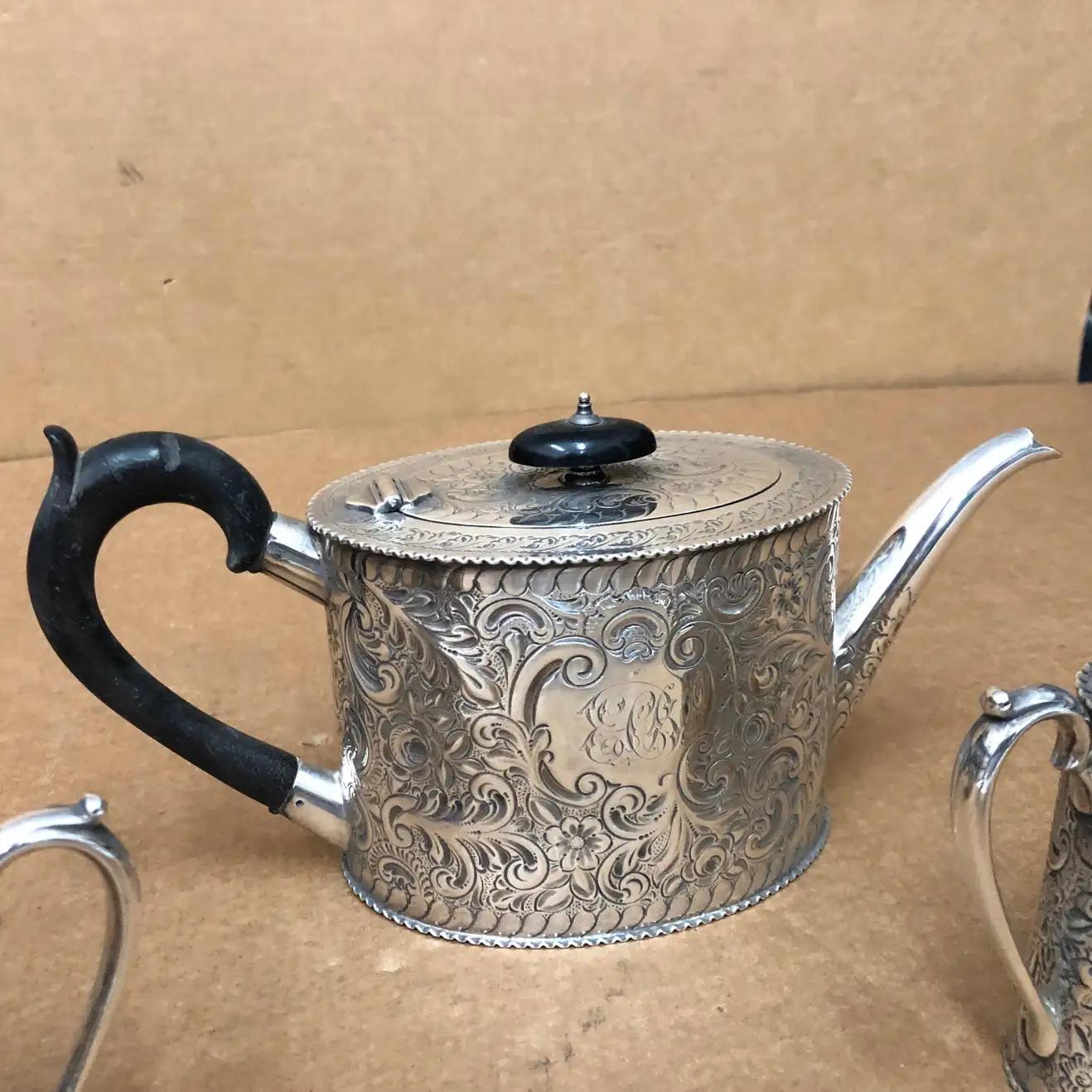 1870er viktorianische versilbert Englisch 3 Pieces Tee-Set (19. Jahrhundert) im Angebot