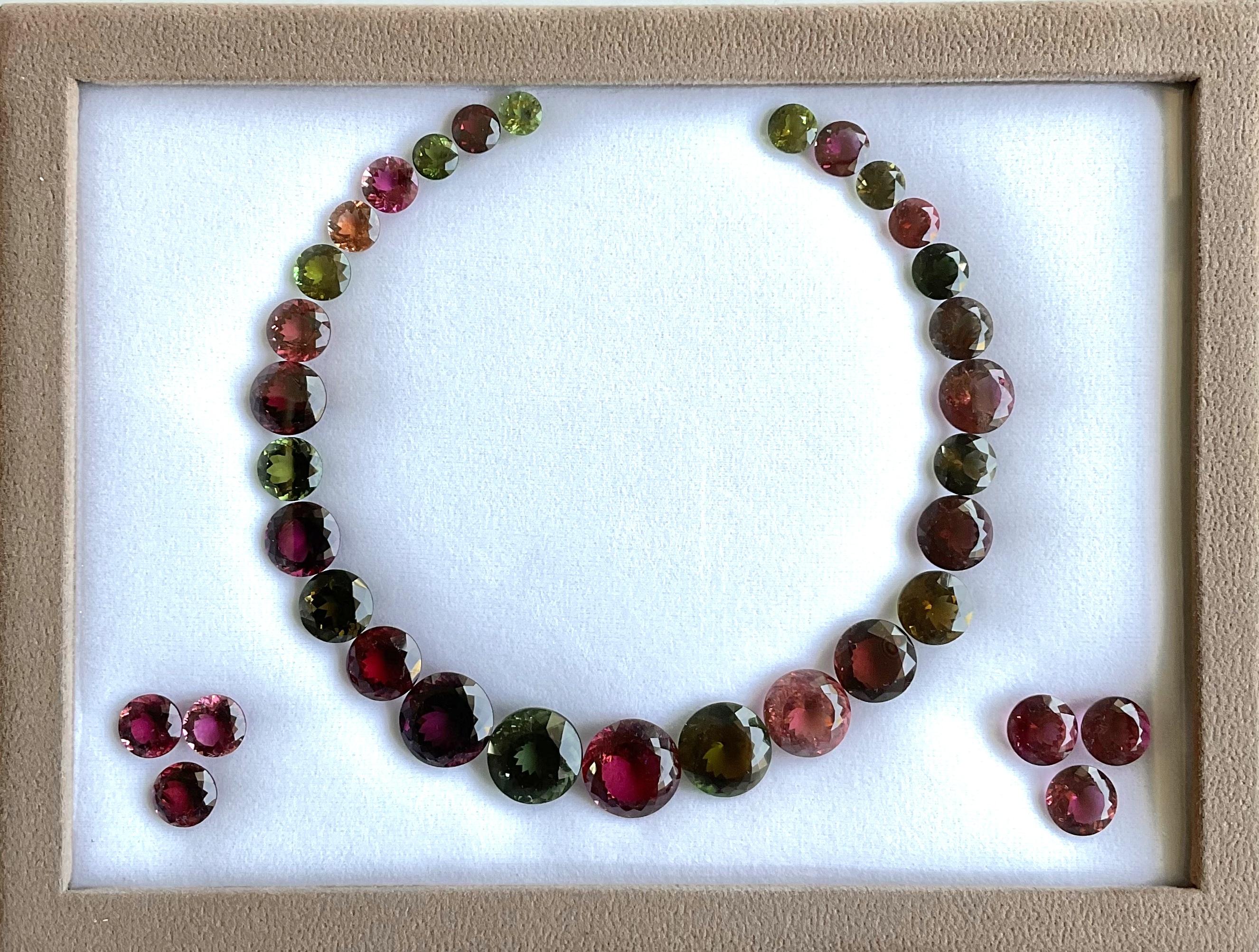 187.15 Karat Multi Turmalin Top-Qualität Fancy Layout für Schmuck natürlichen Edelstein

Edelstein - Multi-Turmalin
Gewicht - 187,15 ct
Größe - 7 bis 15 MM
Stück - 34
Form - Rundschliff

