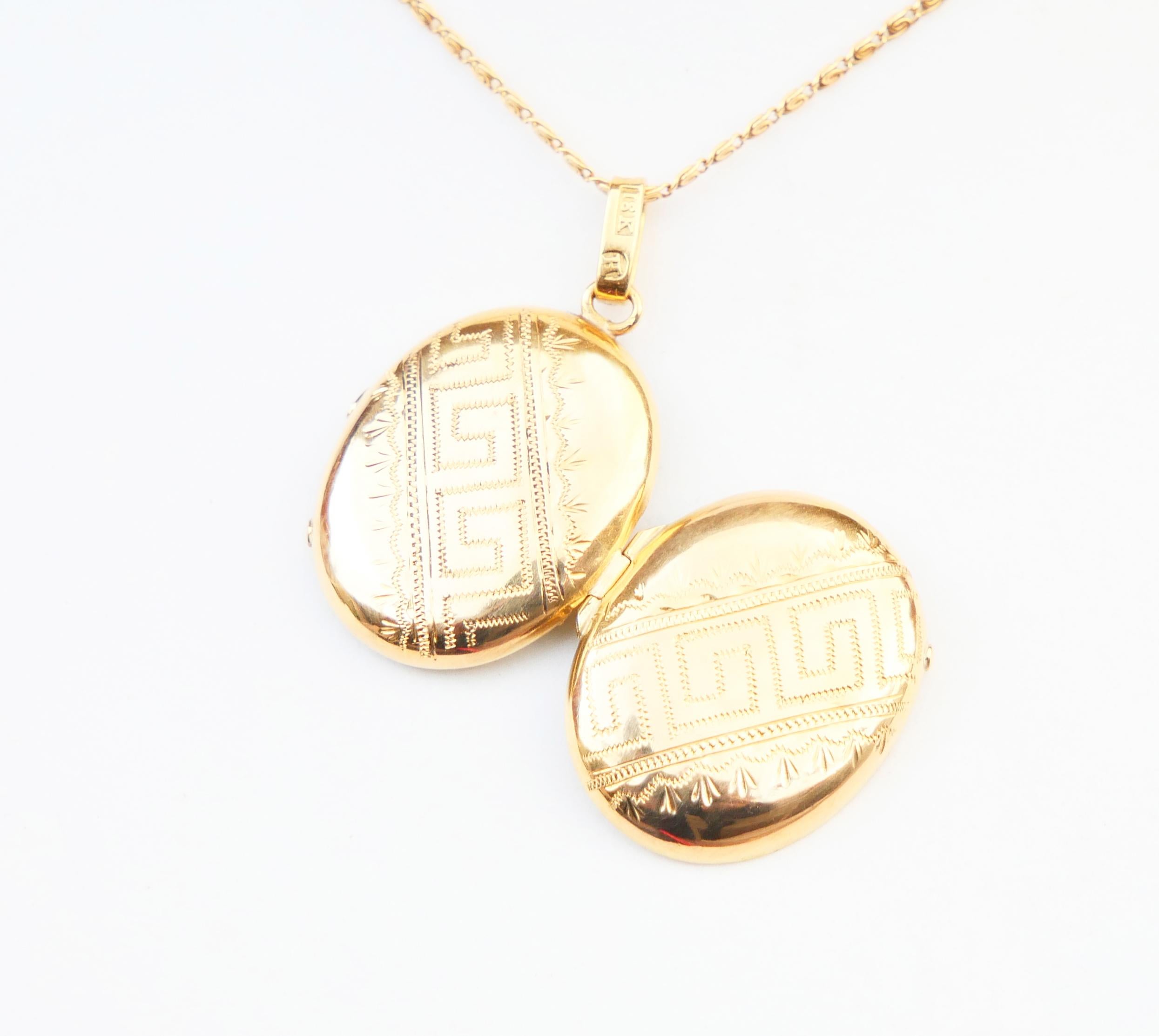 1873 Nordic Pendant Picture Locket solid 18K Yellow Gold/ 3.25 gr For Sale 2