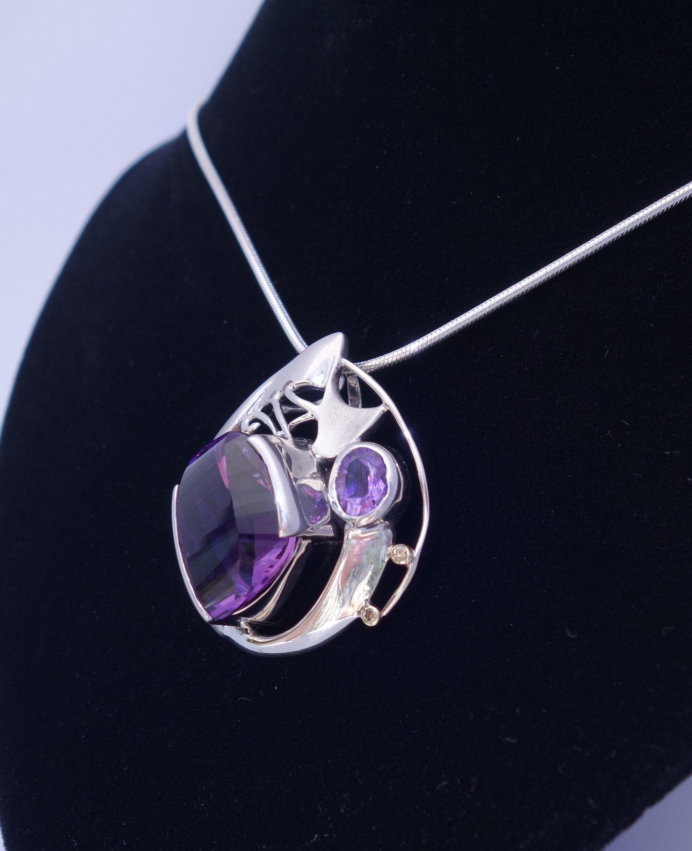 18.74 Carat Amethyst and Diamond Gold and Sterling Silver Pendant Necklace In New Condition In Montreal, QC