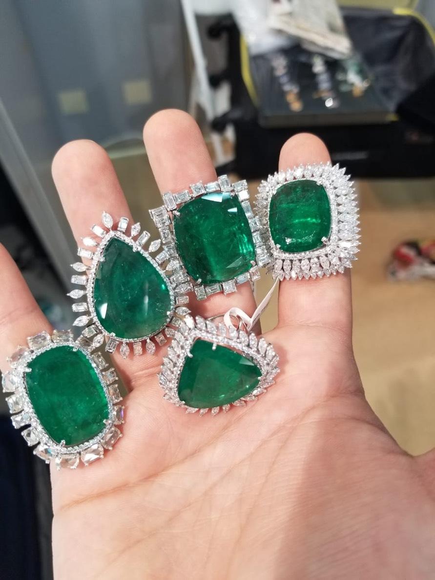 18.74 carats natural Zambian Emerald, Marquise & Baguette Diamond Cocktail Ring In New Condition For Sale In Hong Kong, HK