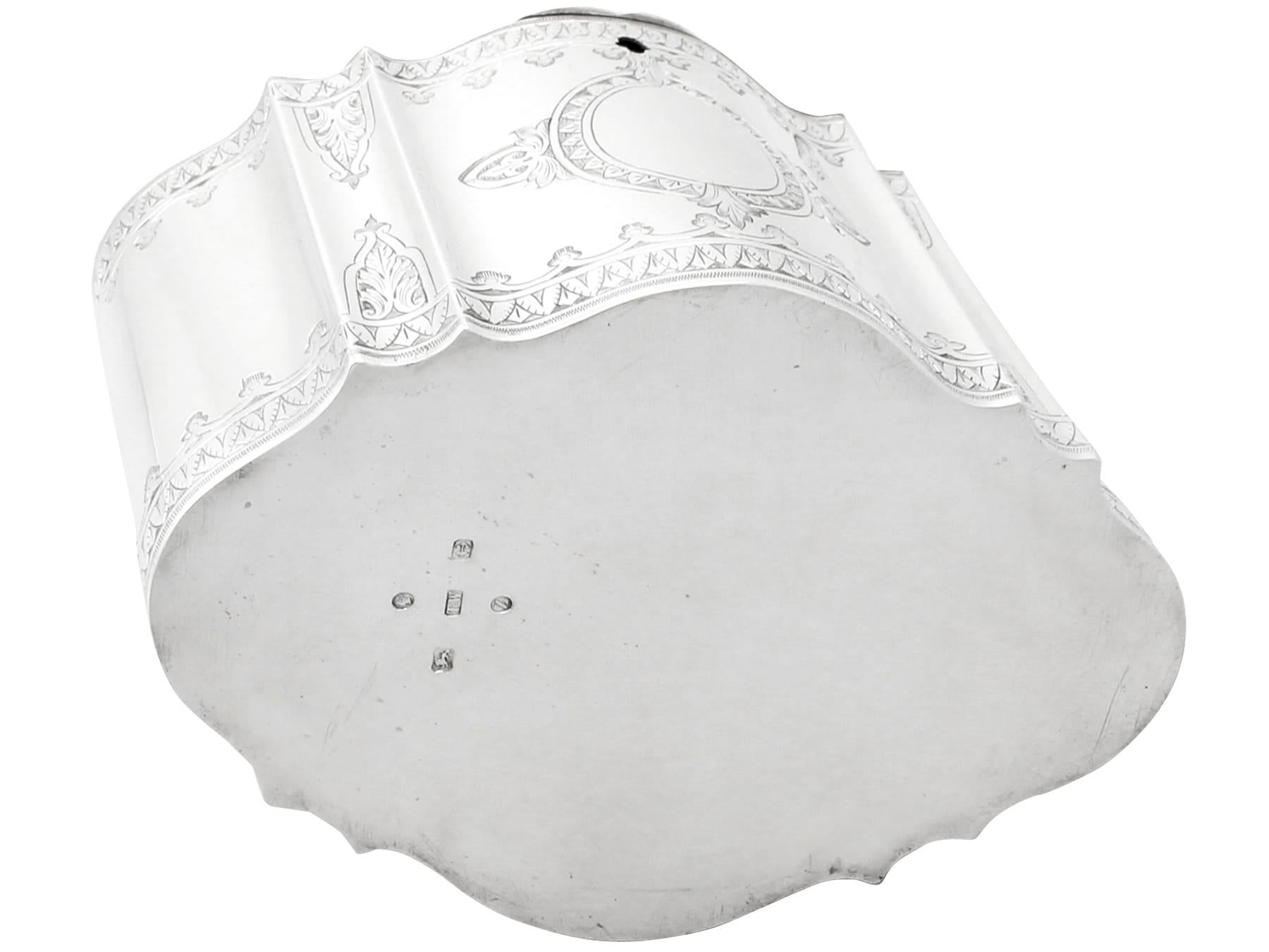 1874 Caja de té victoriana de plata de ley con cierre en venta 4