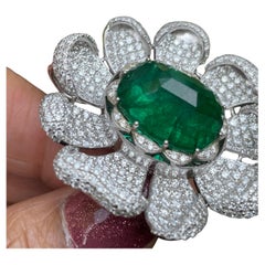 Pendentif avec diamant émeraude de 18,75 carats, bague émeraude en or blanc 18 carats