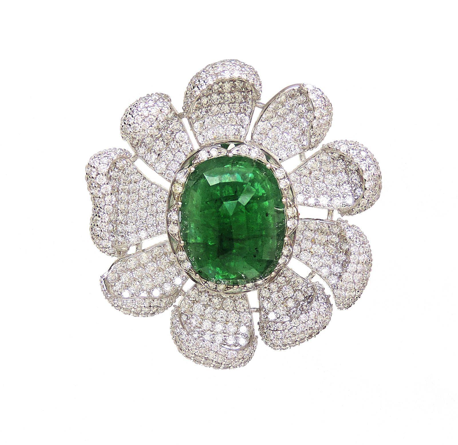18.75 carat Emerald Diamond Pendant cum Ring, 18k white gold emerald ring In New Condition For Sale In Yorba Linda, CA