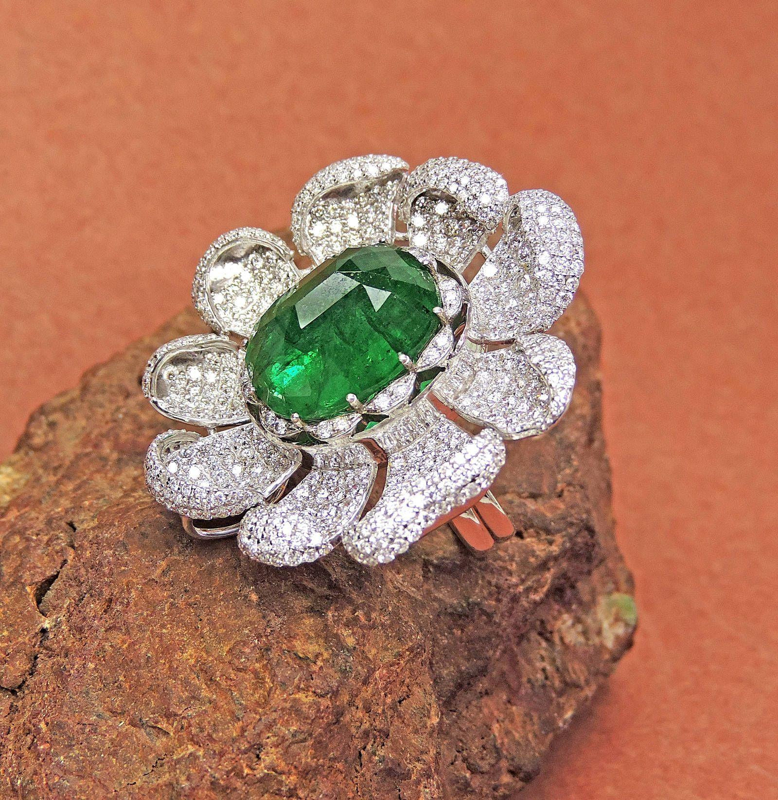 18.75 carat Emerald Diamond Pendant cum Ring, 18k white gold emerald ring For Sale 2