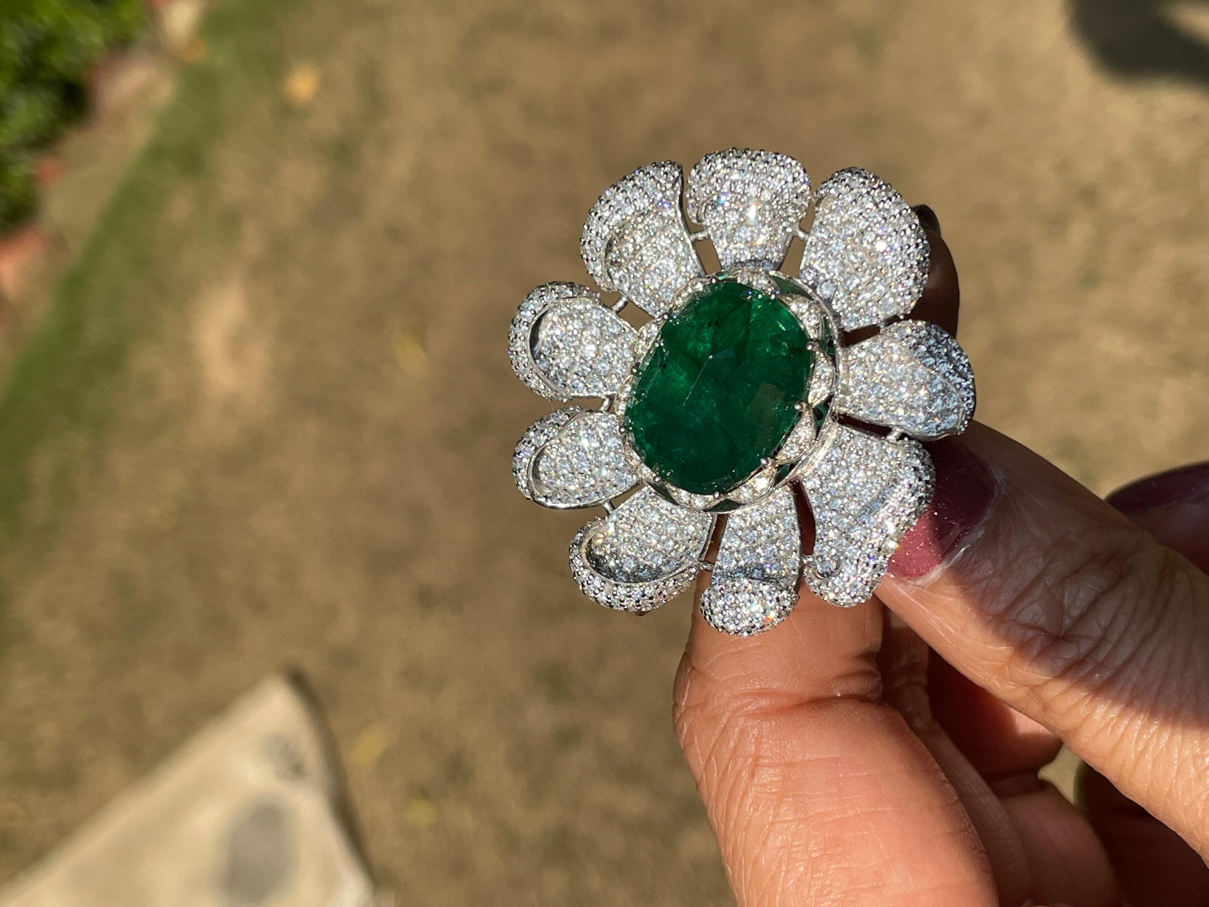 18.75 carat Emerald Diamond Pendant cum Ring, 18k white gold emerald ring For Sale 3