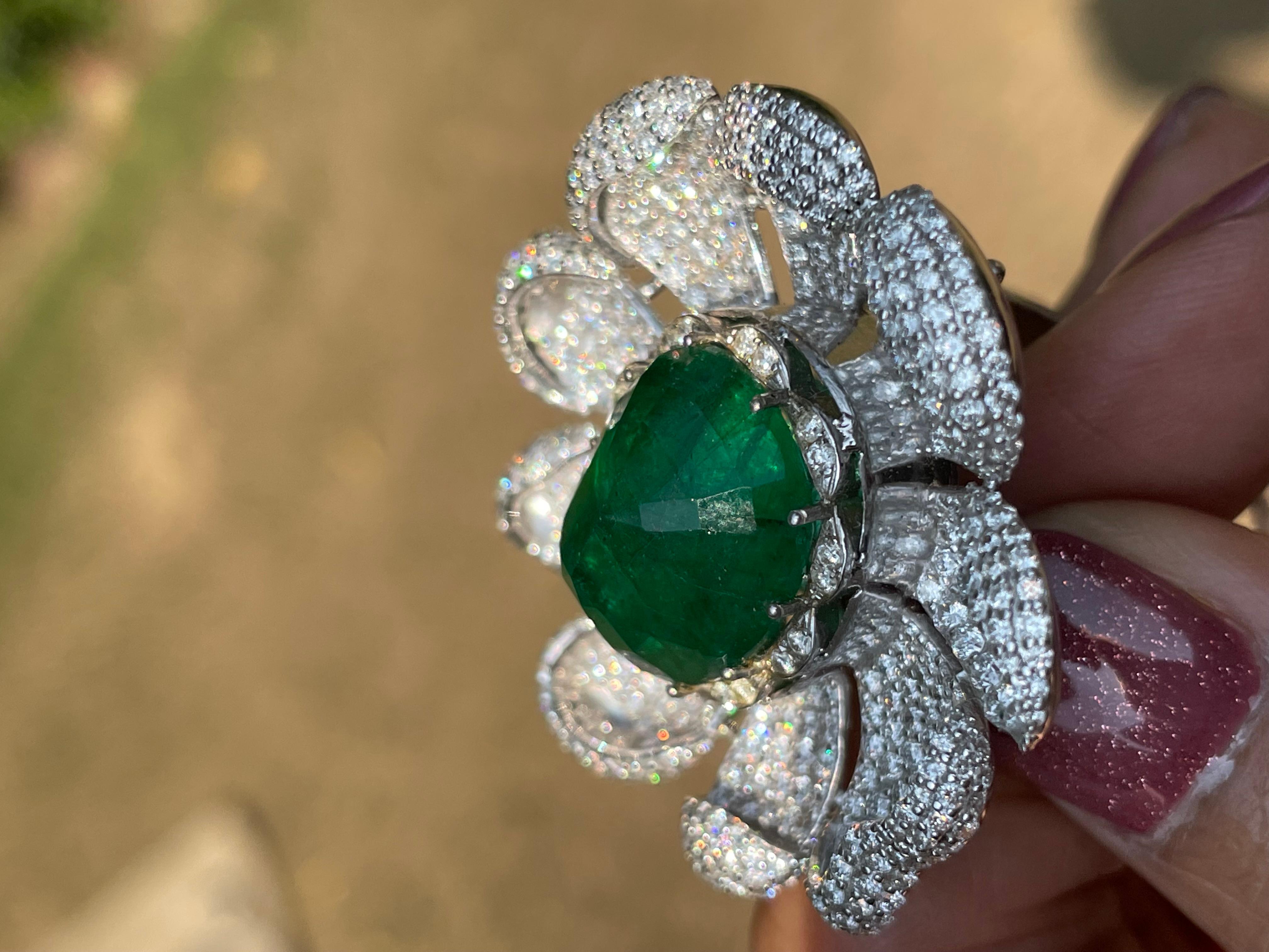 18.75 carat Emerald Diamond Pendant cum Ring, 18k white gold emerald ring For Sale 4