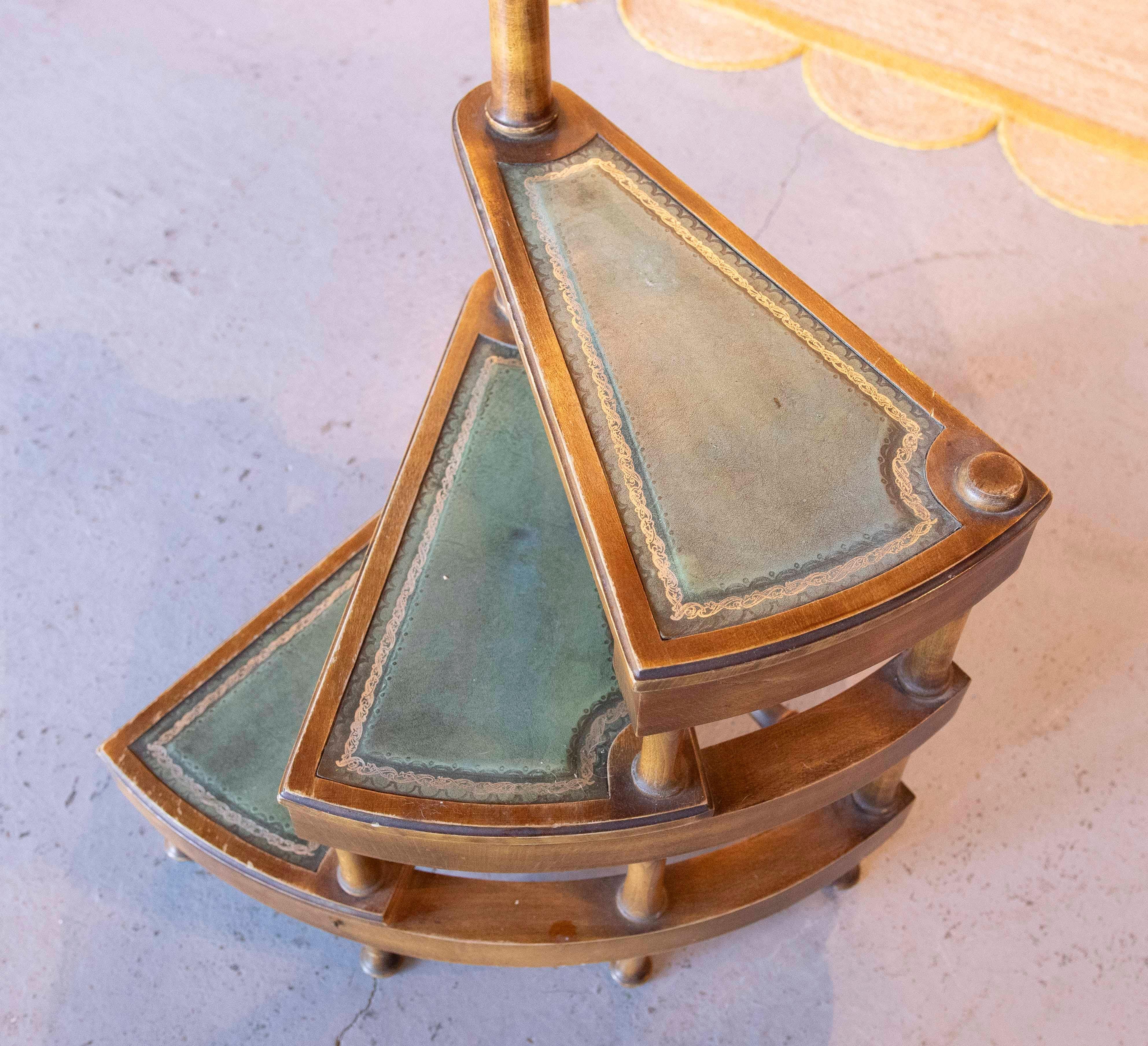 1875s English Spiral Library Staircase with Green Leather Trim For Sale 9