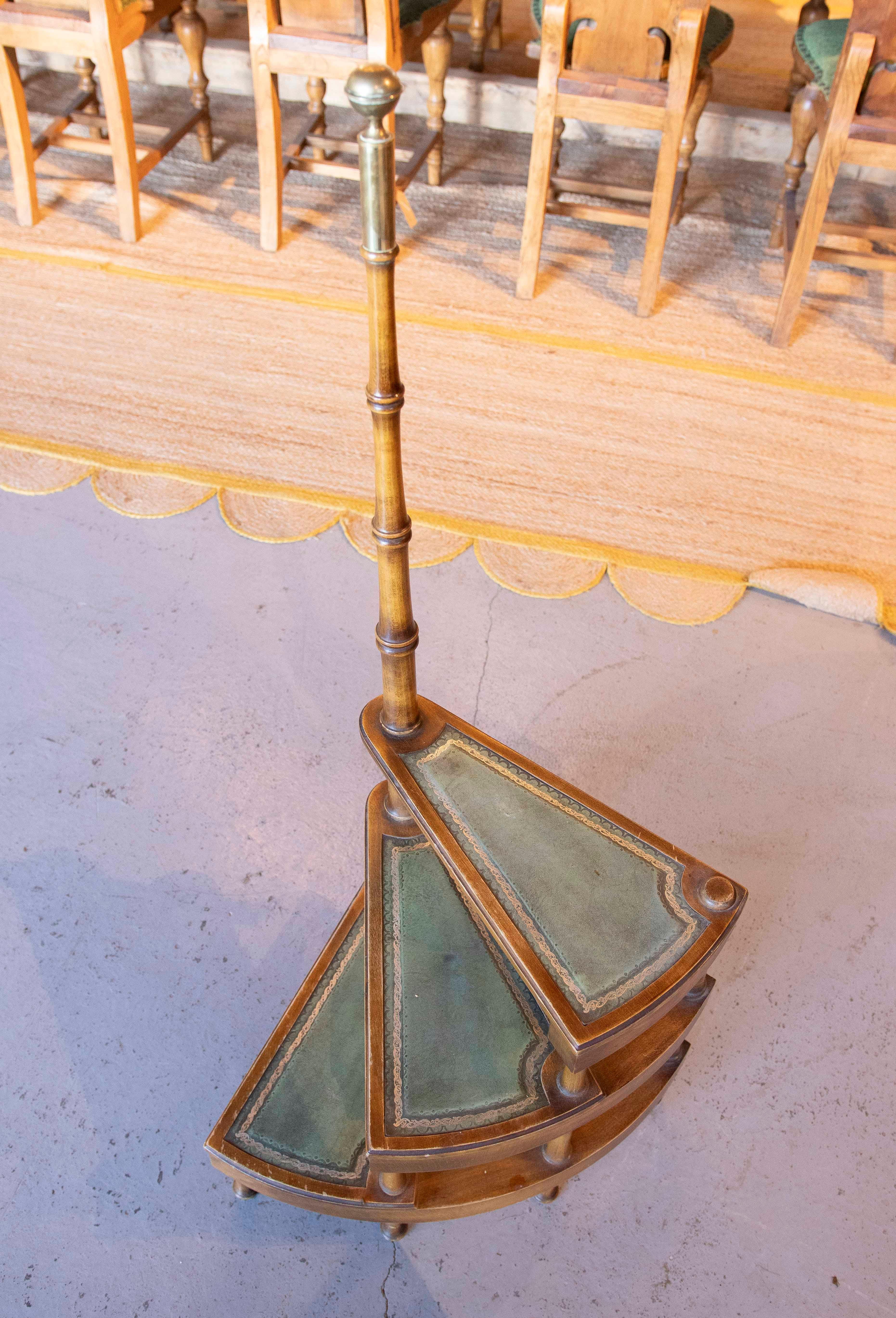 1875s English Spiral Library Staircase with Green Leather Trim For Sale 10