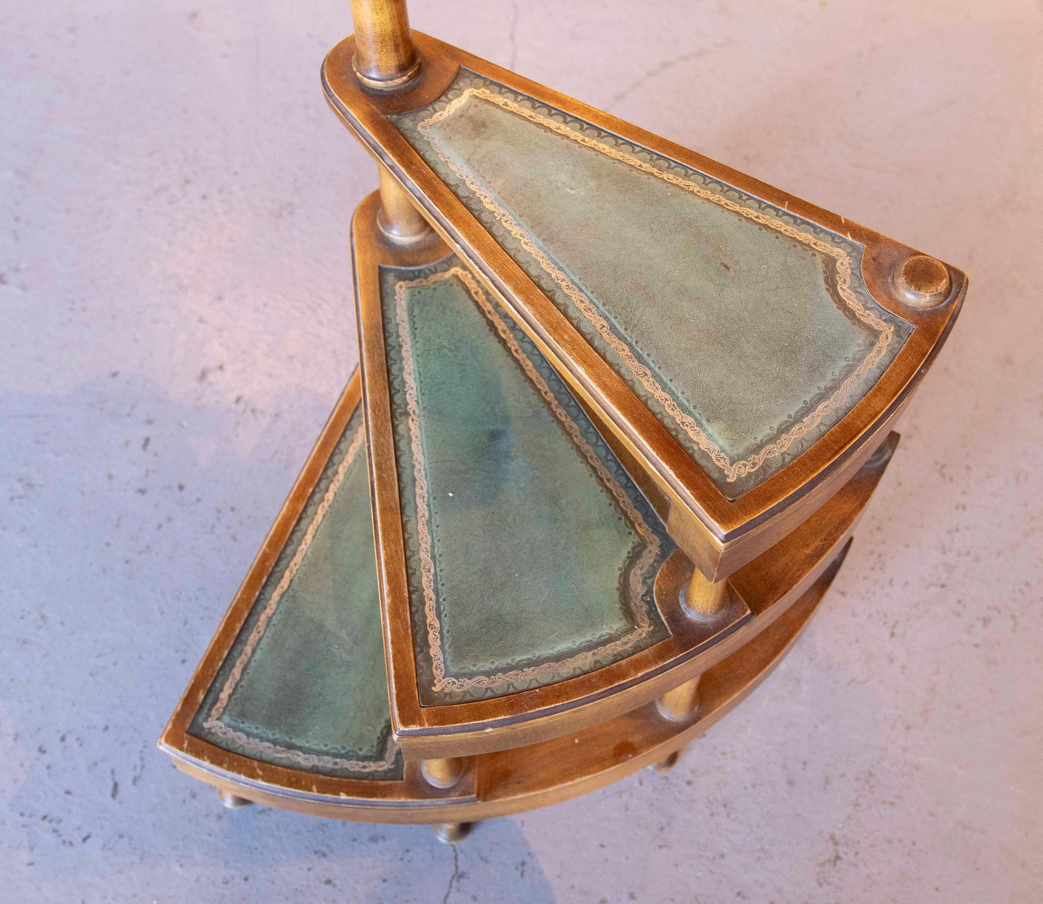 1875s English Spiral Library Staircase with Green Leather Trim For Sale 3