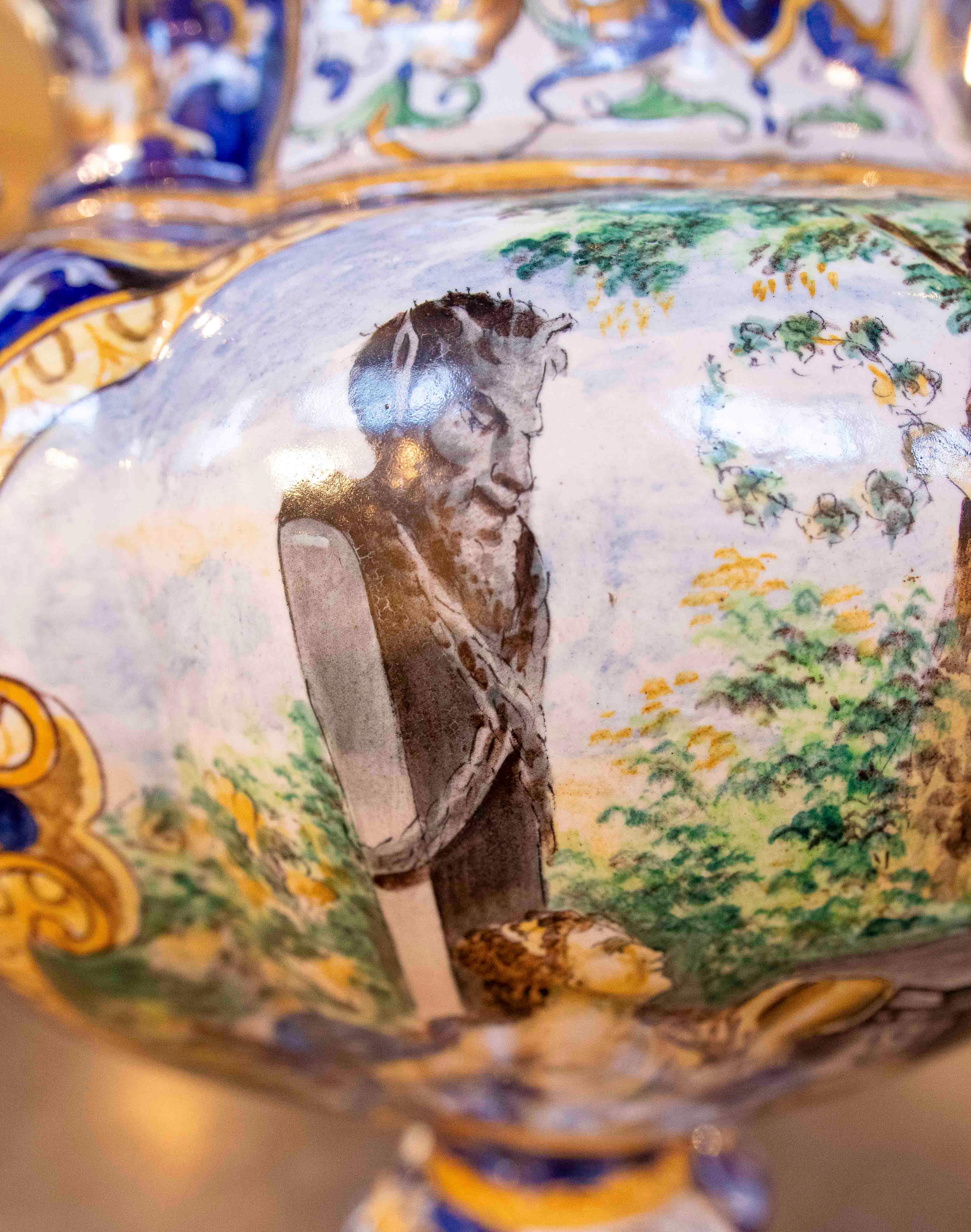 1875s Large Italian Polychrome Mmajolica Vase with Cherubs, Signed Gi. Battoji For Sale 6