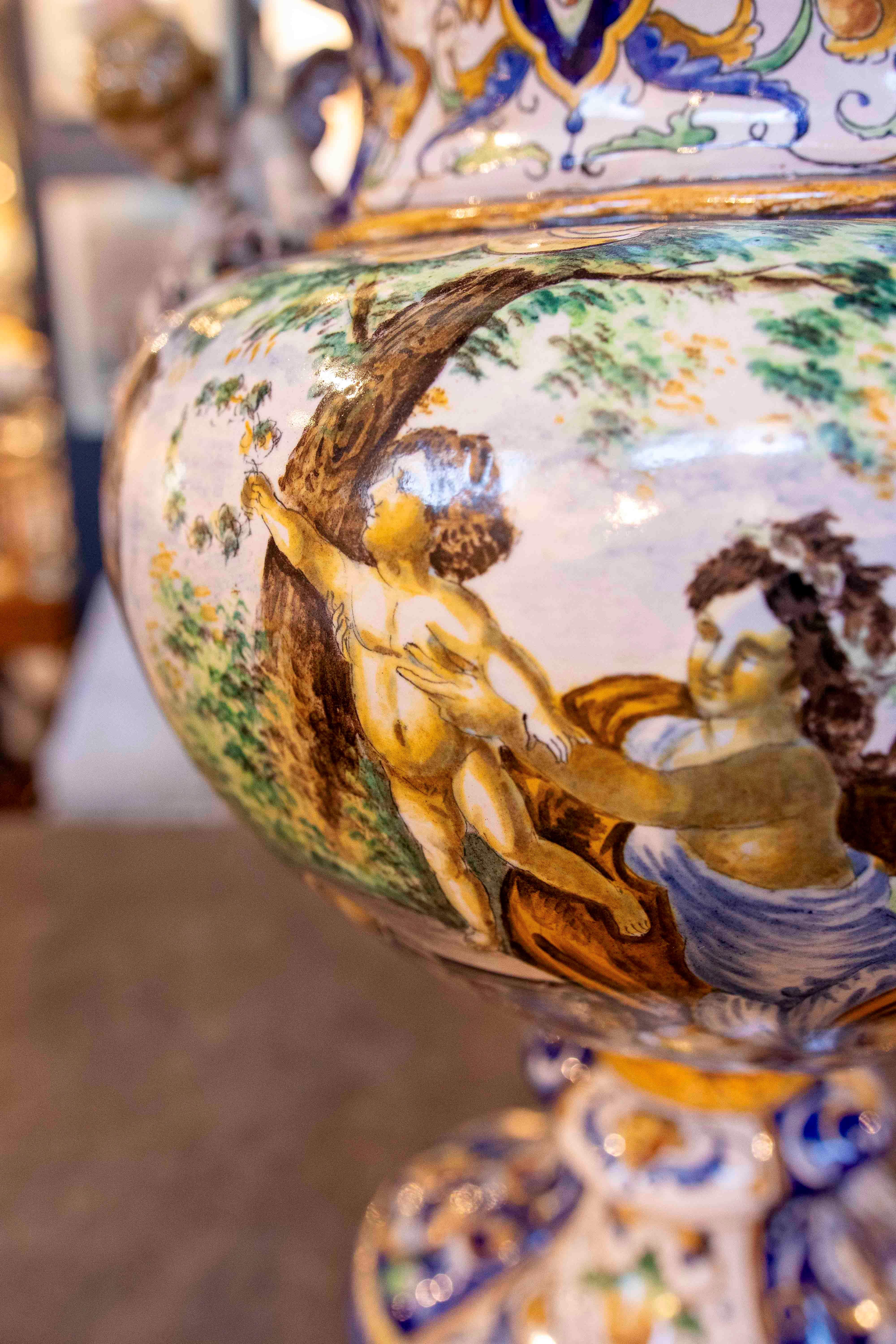 1875s Large Italian Polychrome Mmajolica Vase with Cherubs, Signed Gi. Battoji For Sale 2