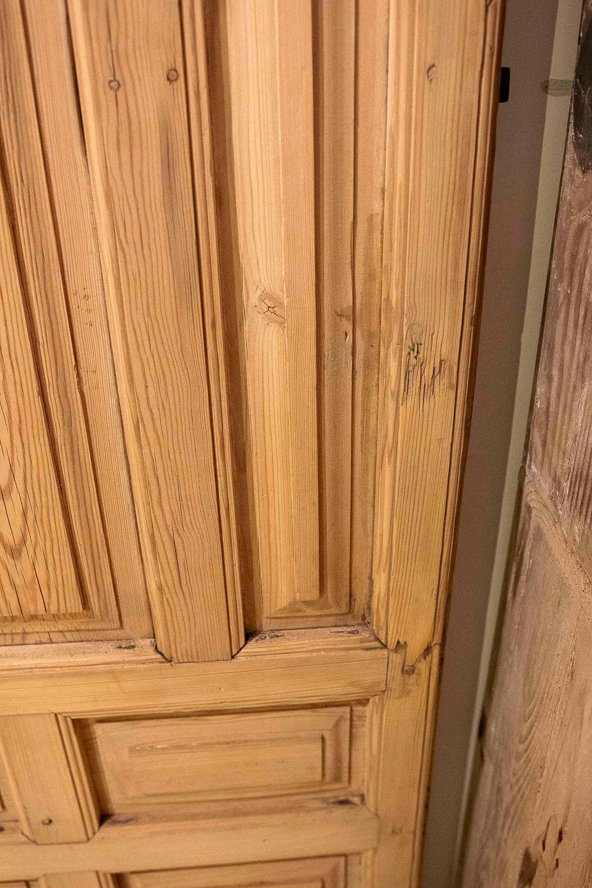 1875s Pair of Antique Wooden Doors with Carved Panels and Iron Knocker For Sale 6