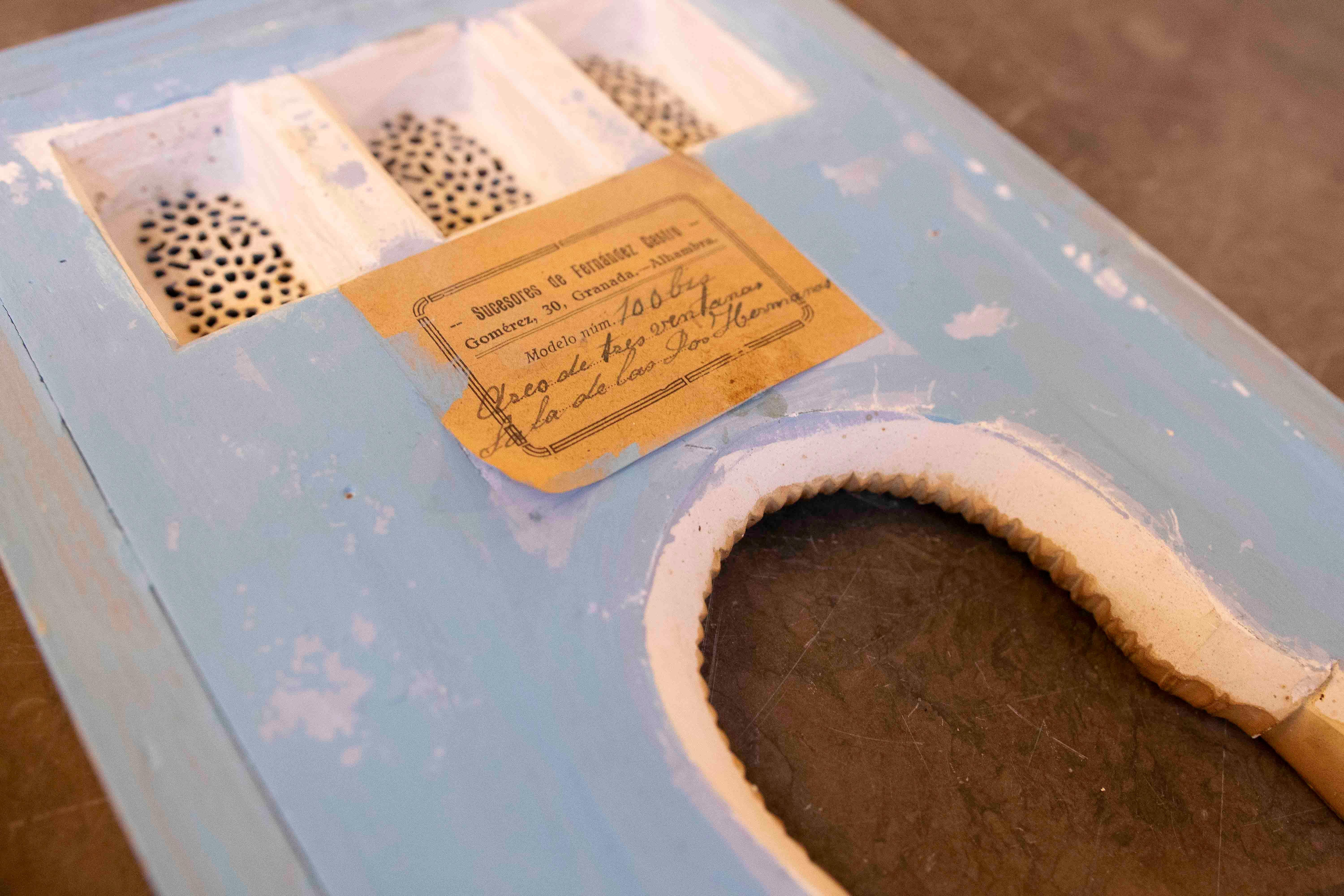 Paire de modèles en stuc fabriqués à la main avec des arcs en granit des années 1875 en vente 6