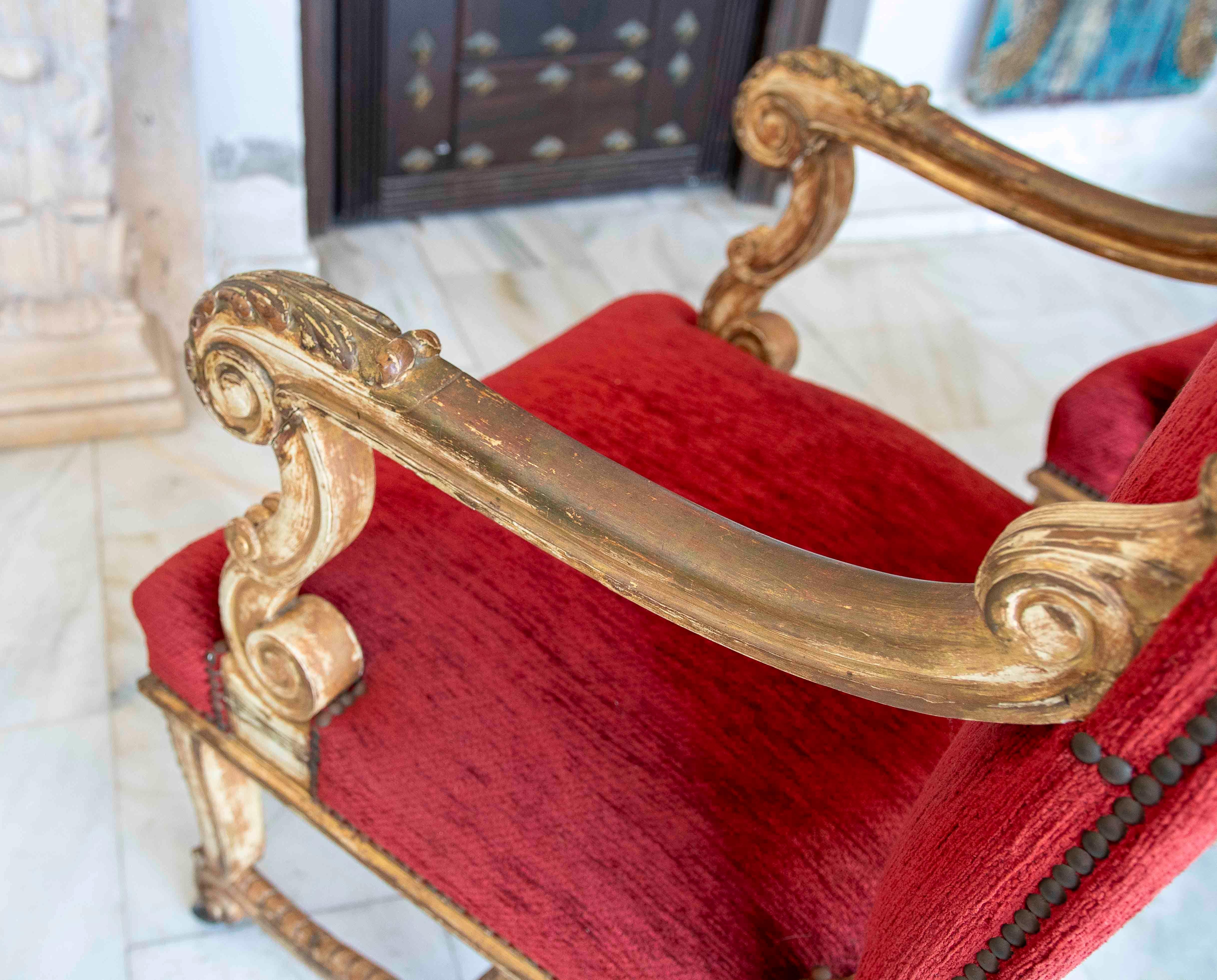 Coppia di poltrone Luigi XV del 1875 con rivestimento in velluto rosso in vendita 5